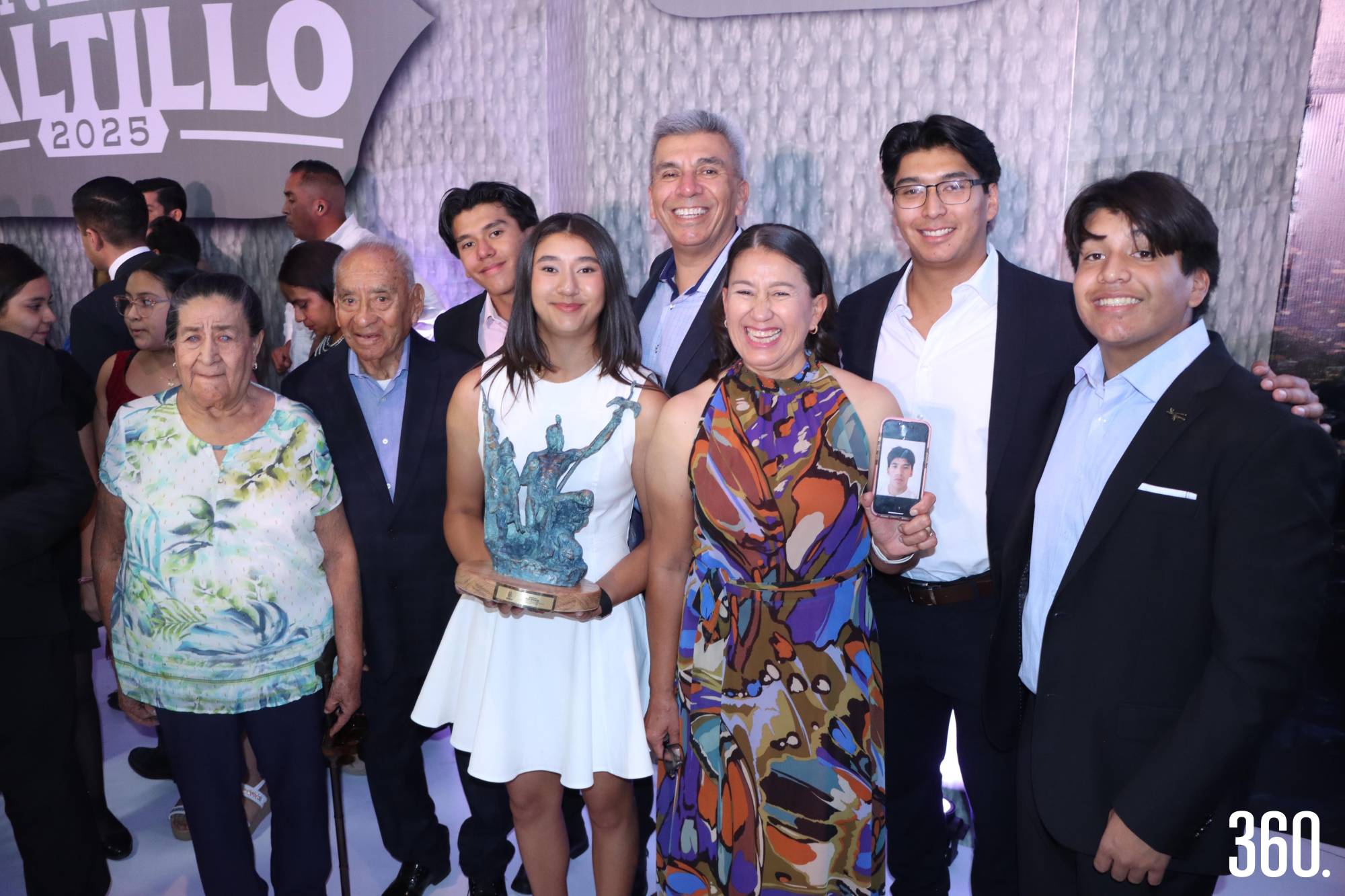 $!Ángela Ruiz con su familia.