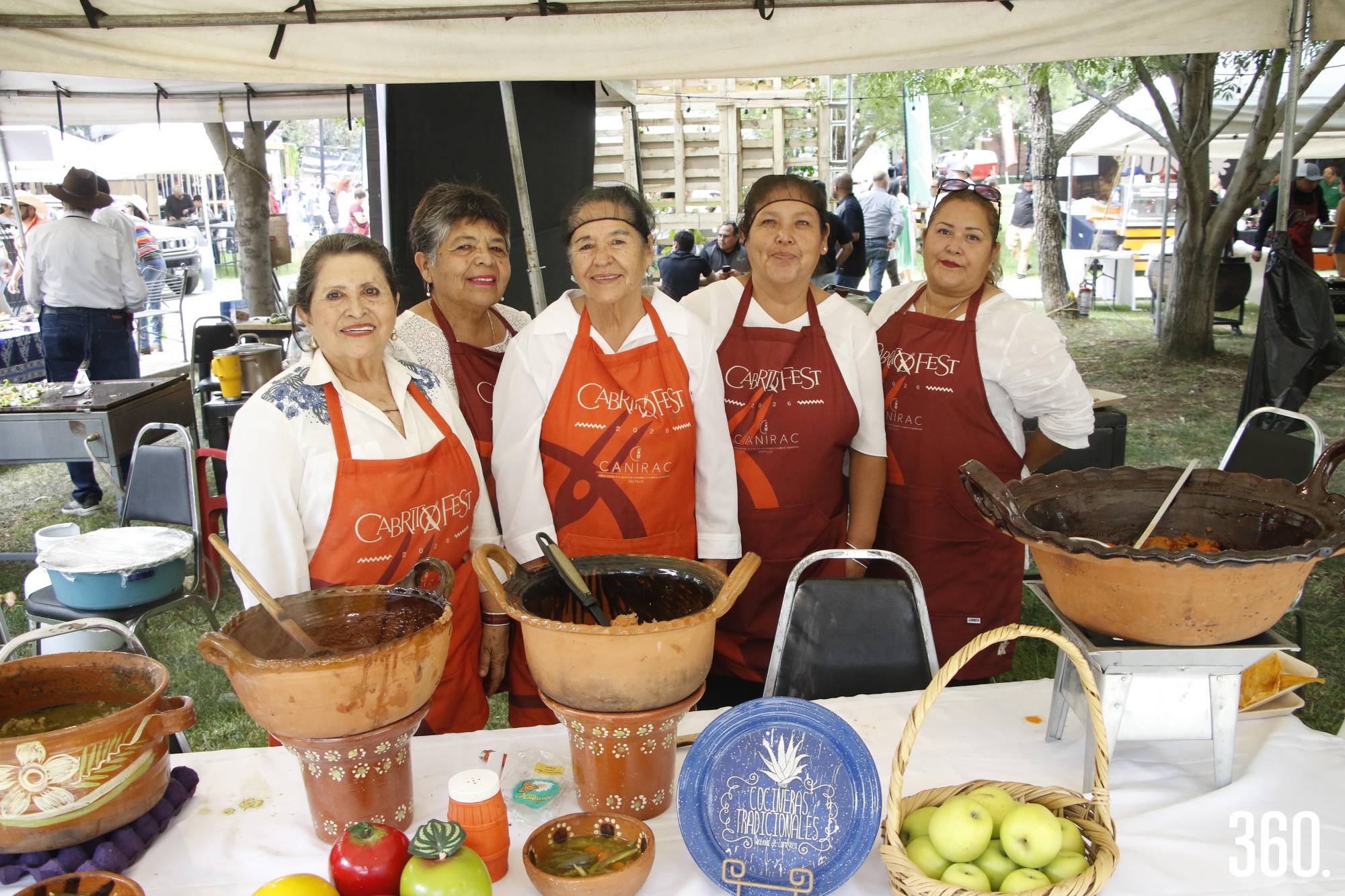 $!Ana María Castañón, Laura Jaramillo, Graciela Padilla, María del Rosario Moreno y Geraldyne Torres, cocineras tradicionales.