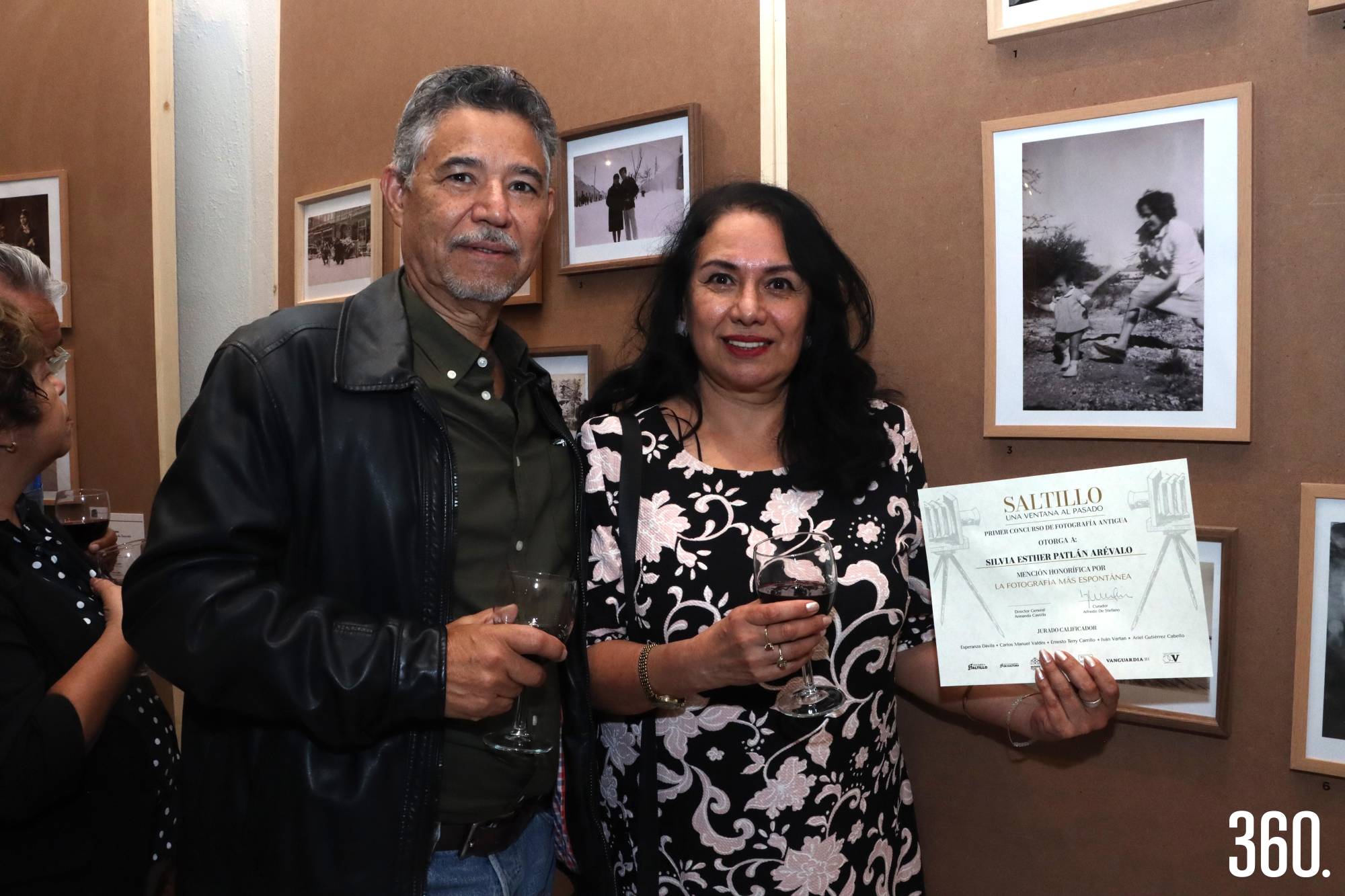 $!Francisco Contreras y Silvia Patlán con la Fotografía más espontánea.
