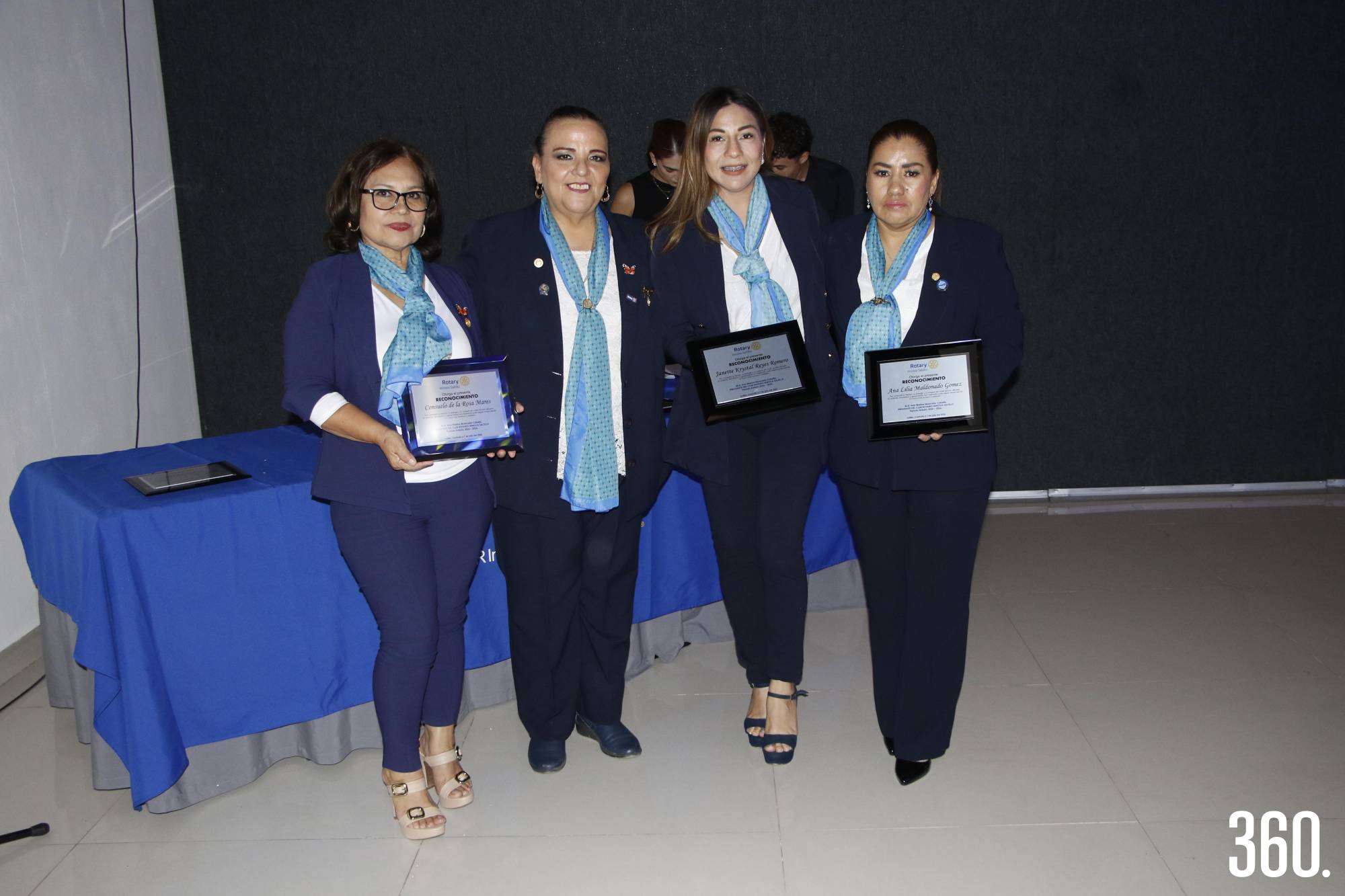 $!Marina Moncada, presidenta saliente, con Consuelo de la Rosa, Krystal Reyes y Ana Moncada.