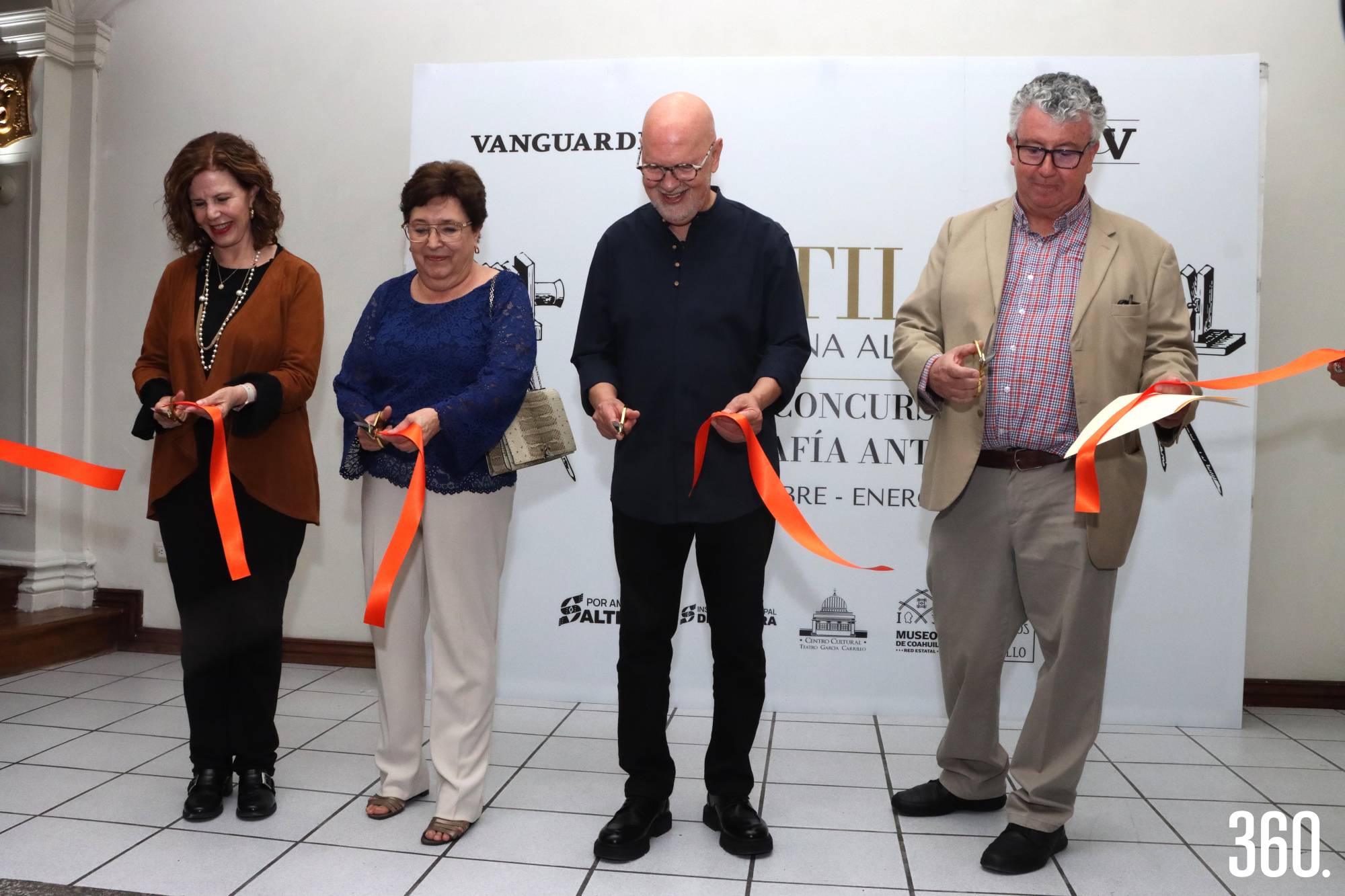 $!Gabriela Romero, Diana Galindo, Alfredo De Stefano y Ariel Gutiérrez realizaron el corte inaugural de listón.