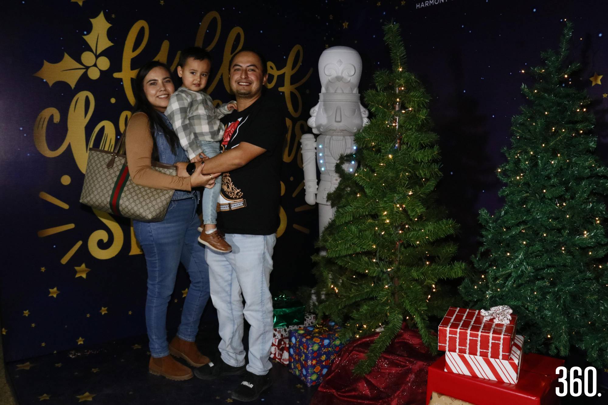 $!Aylinh Gámez y Orlando Hernández con su hijo Oswaldo.