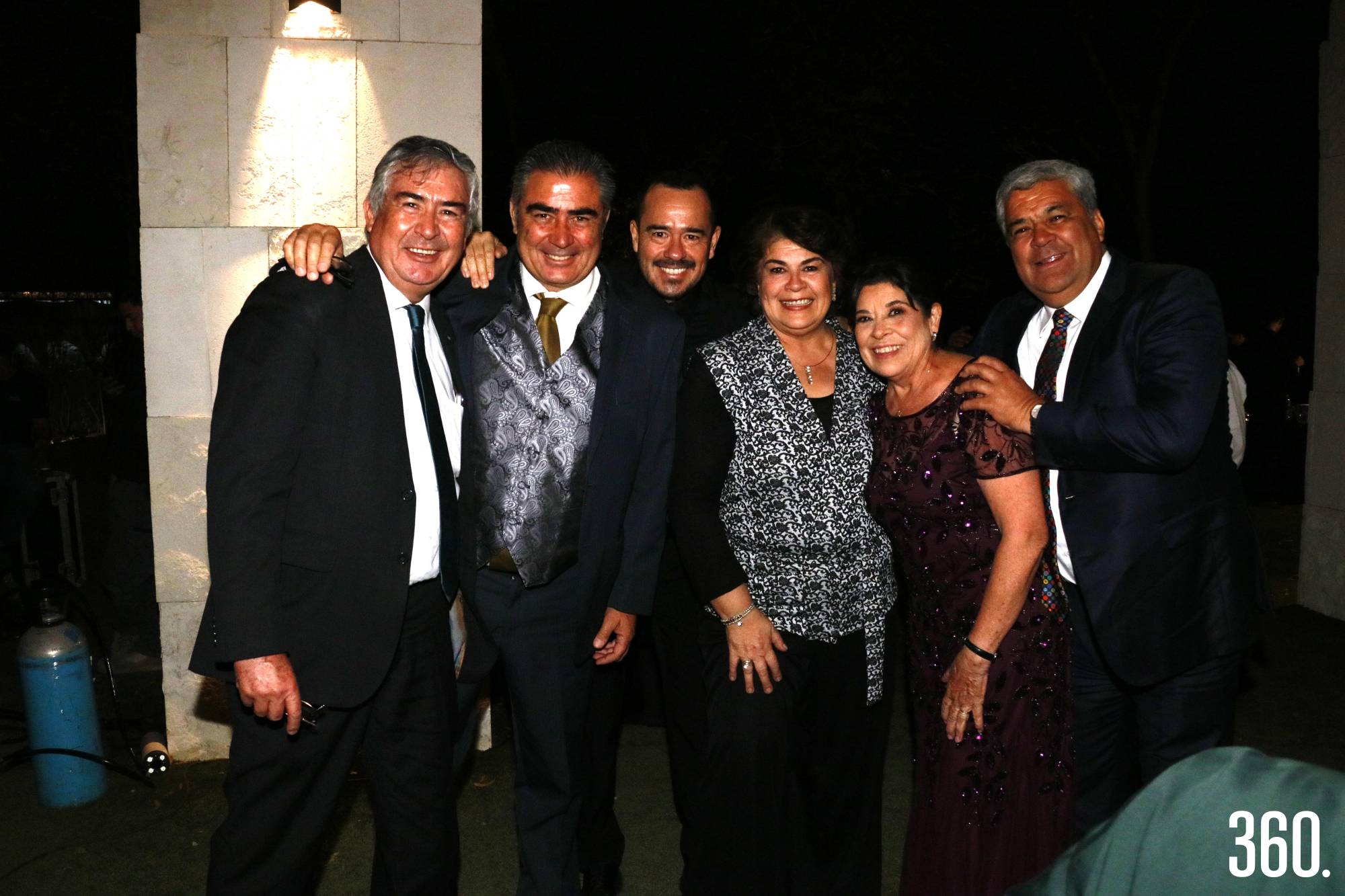 $!Javier, Víctor, José Juan, Alma, Irma y Sergio Echevarría.