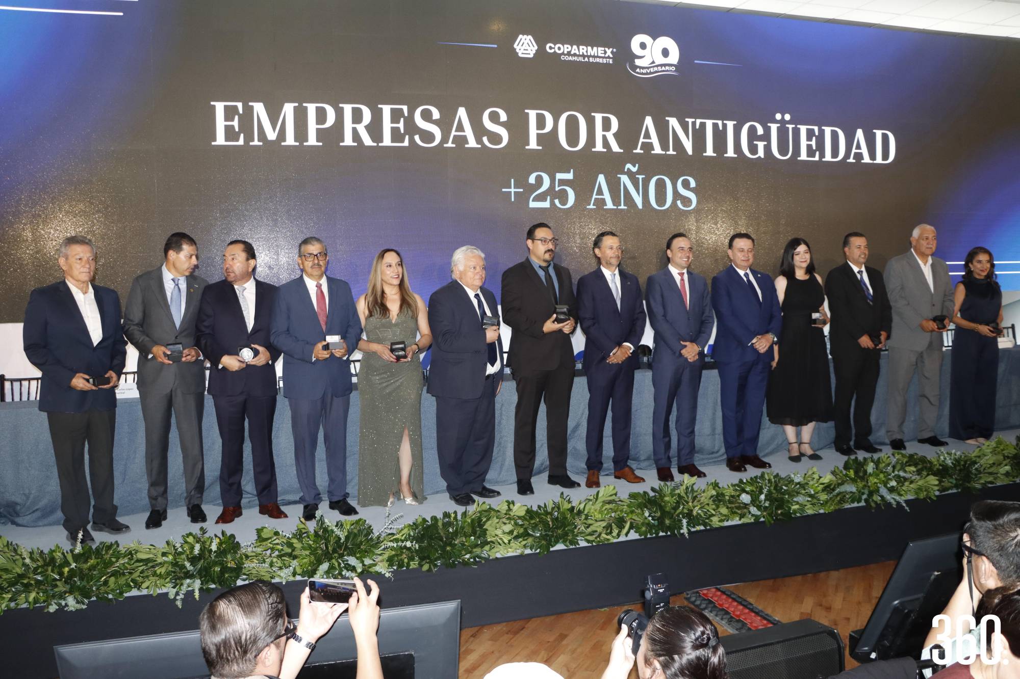 $!Reconocimiento a empresas por antigüedad +25 años.
