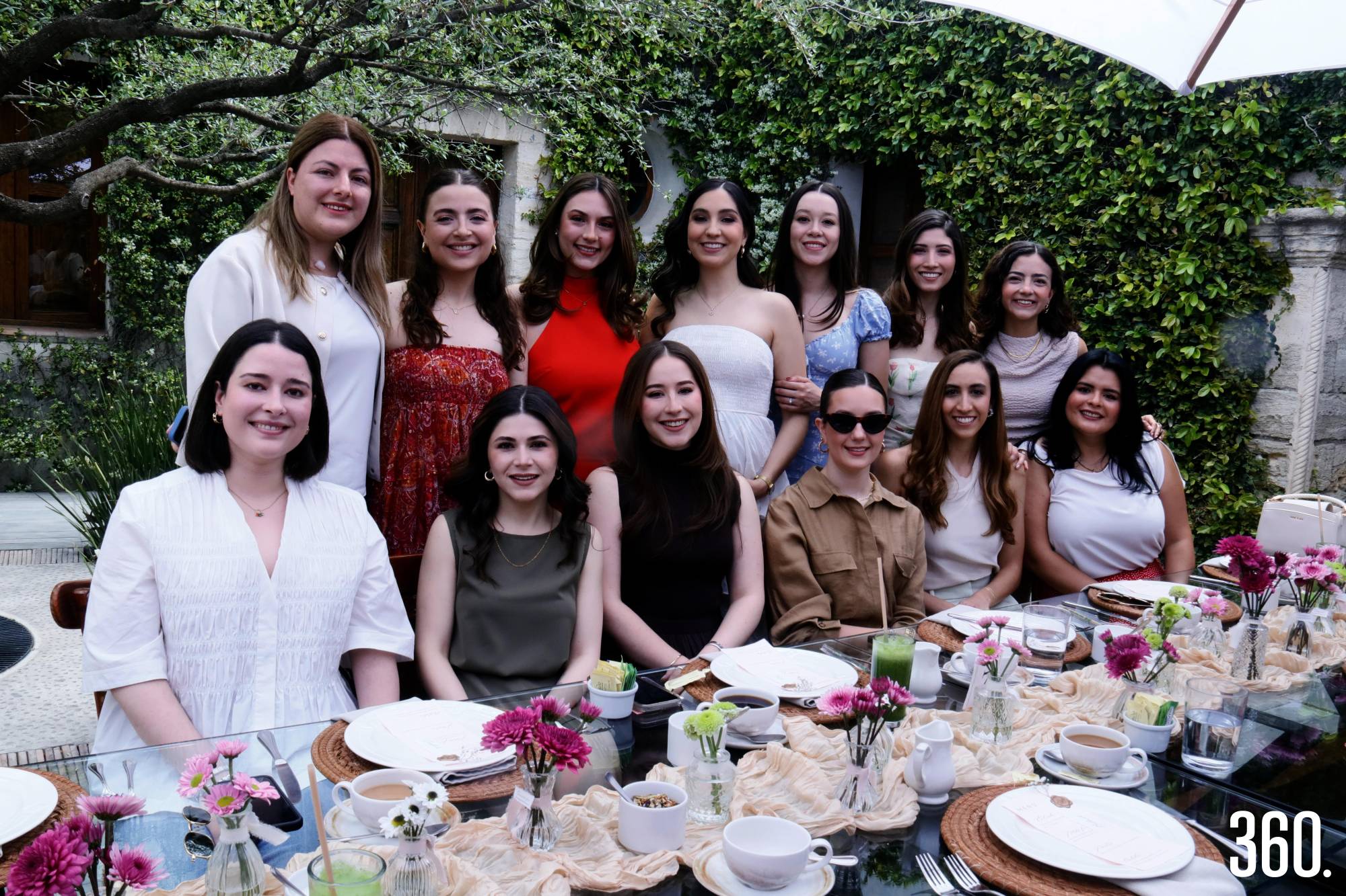 $!Muy contenta Edith Alanís celebró su maternidad acompañada de sus amigas.