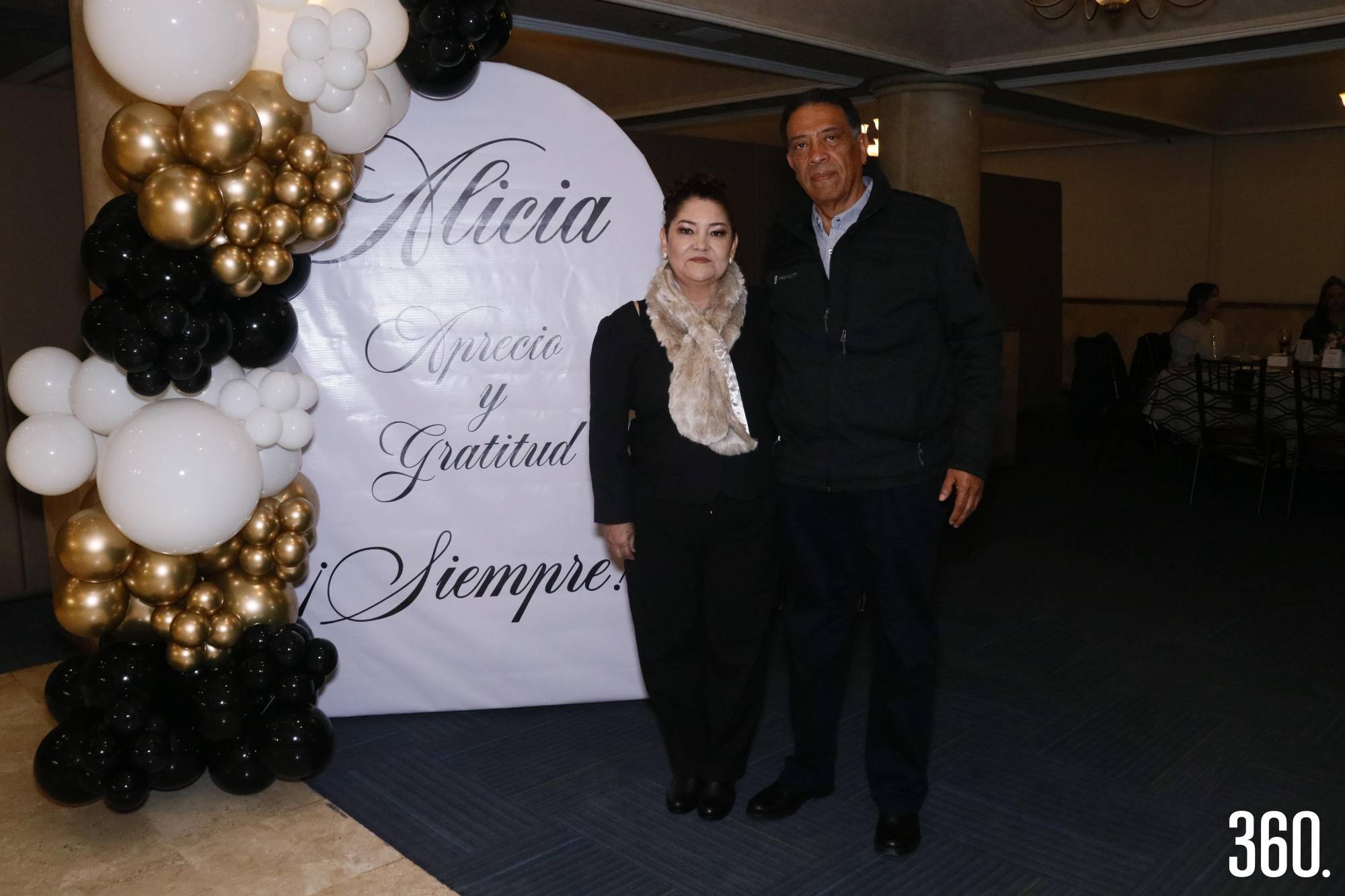 $!Alicia Nuncio con su esposo Carlos Ernesto Guillermo.