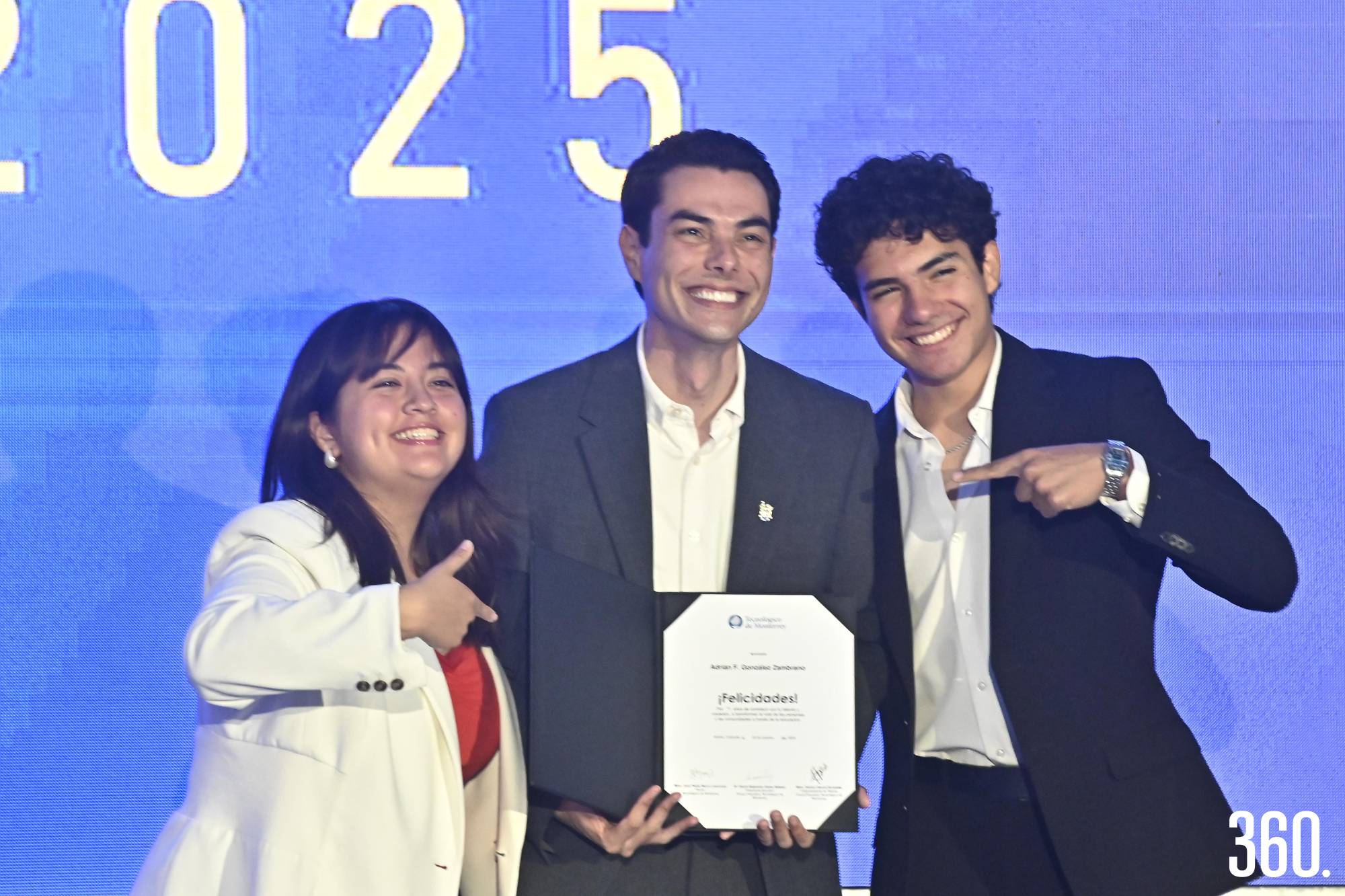 $!Adrián F. González.