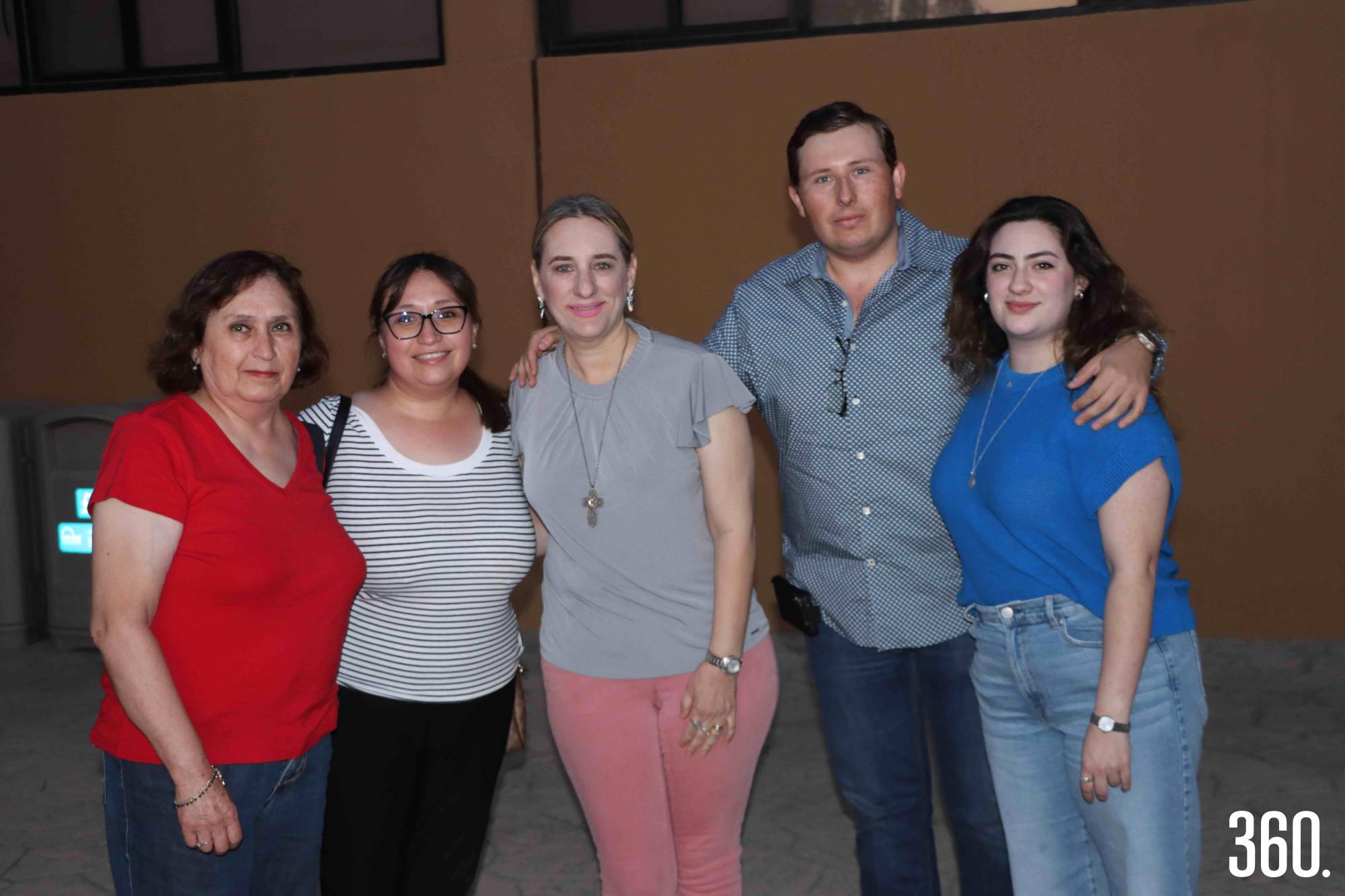 $!Dora Elvia González, Dora Cepeda, Ana Elvia Valdés, Miguel Ángel Cepeda y Mariana Dávila.