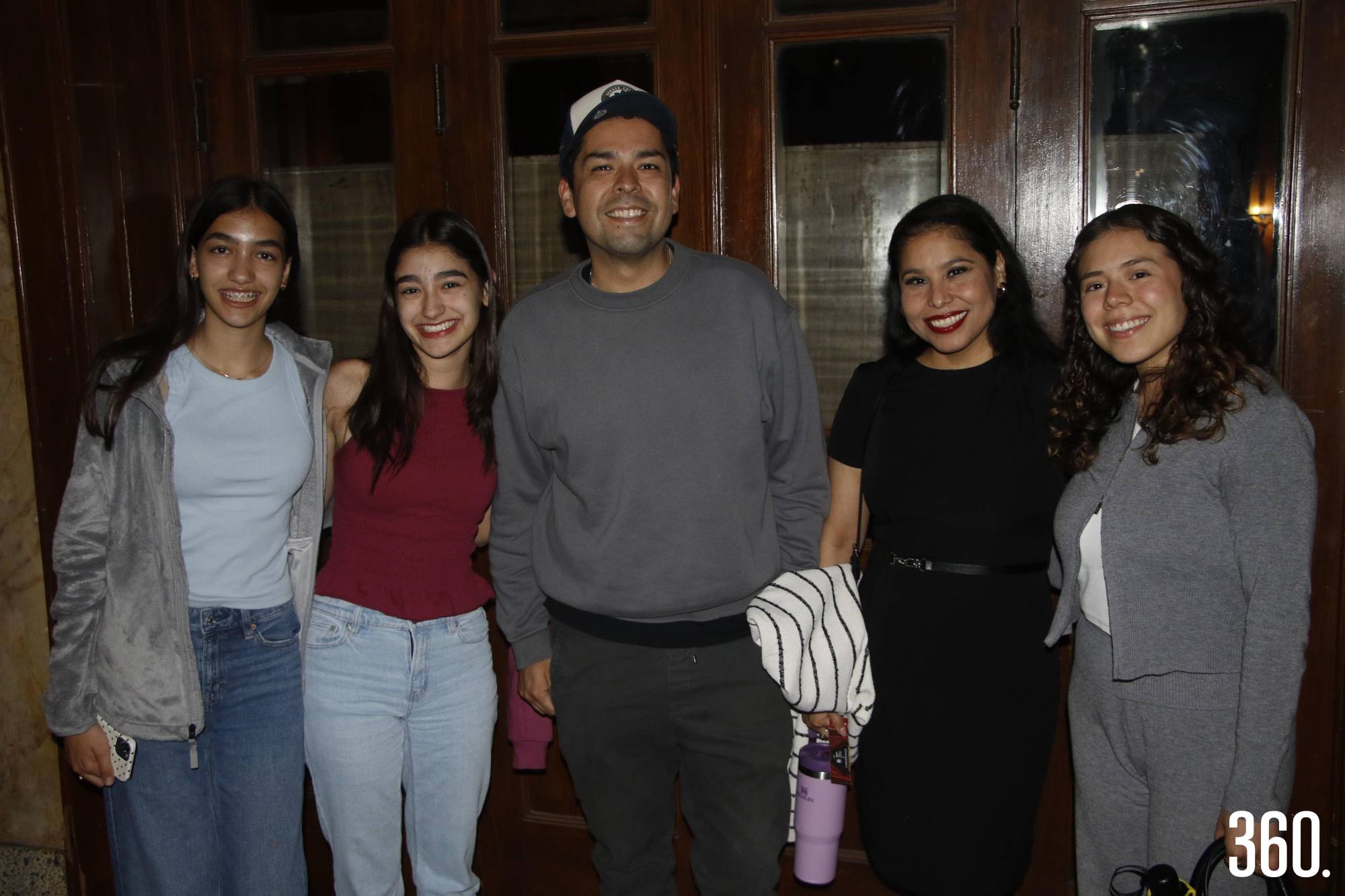 $!Paula y Luisa Toba, Armando Tenorio, Alejandra López y Gretta Barrios.