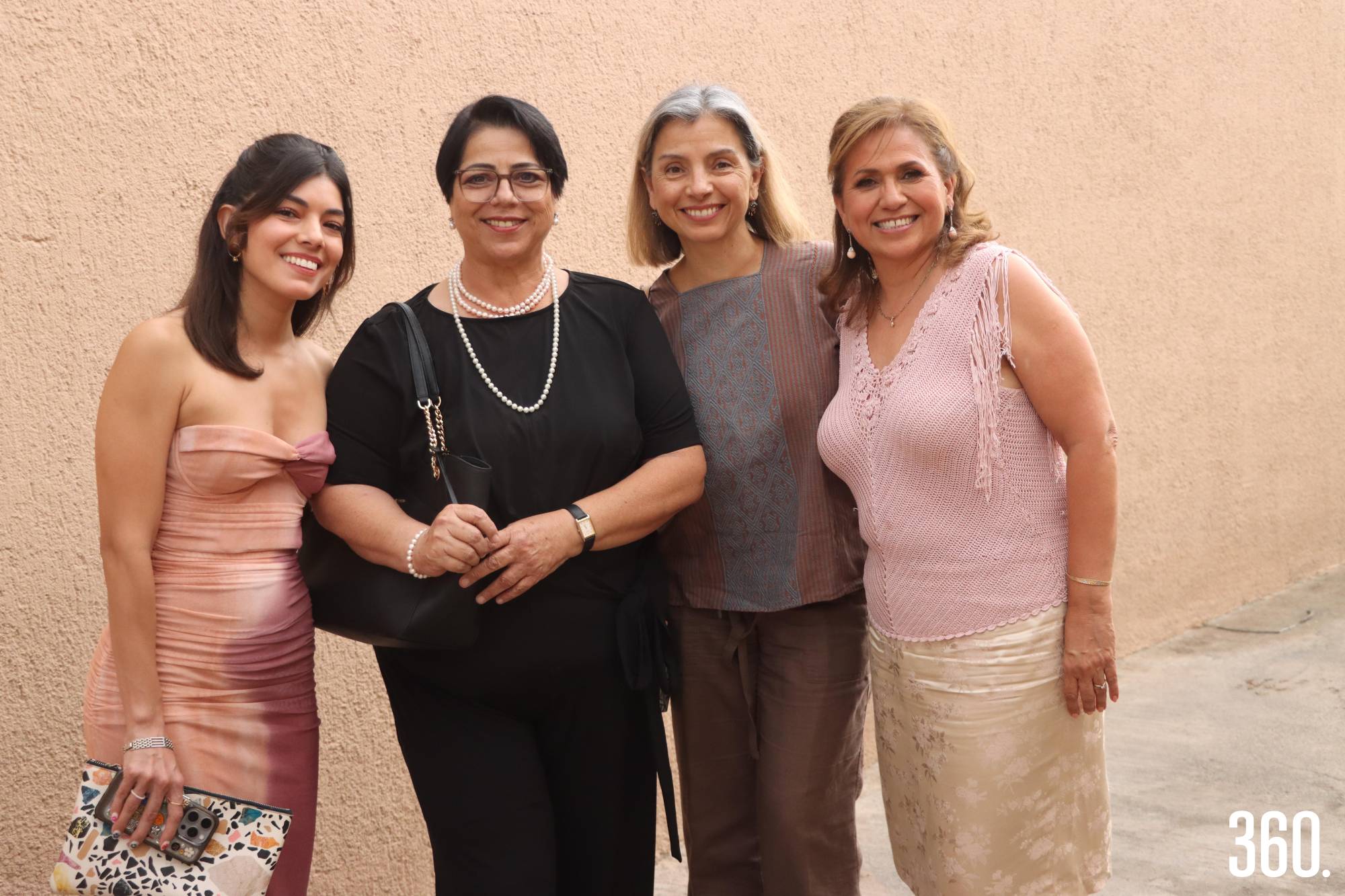 $!Adriana y Maru Sosa, Ana Laura García y Tere Méndez.