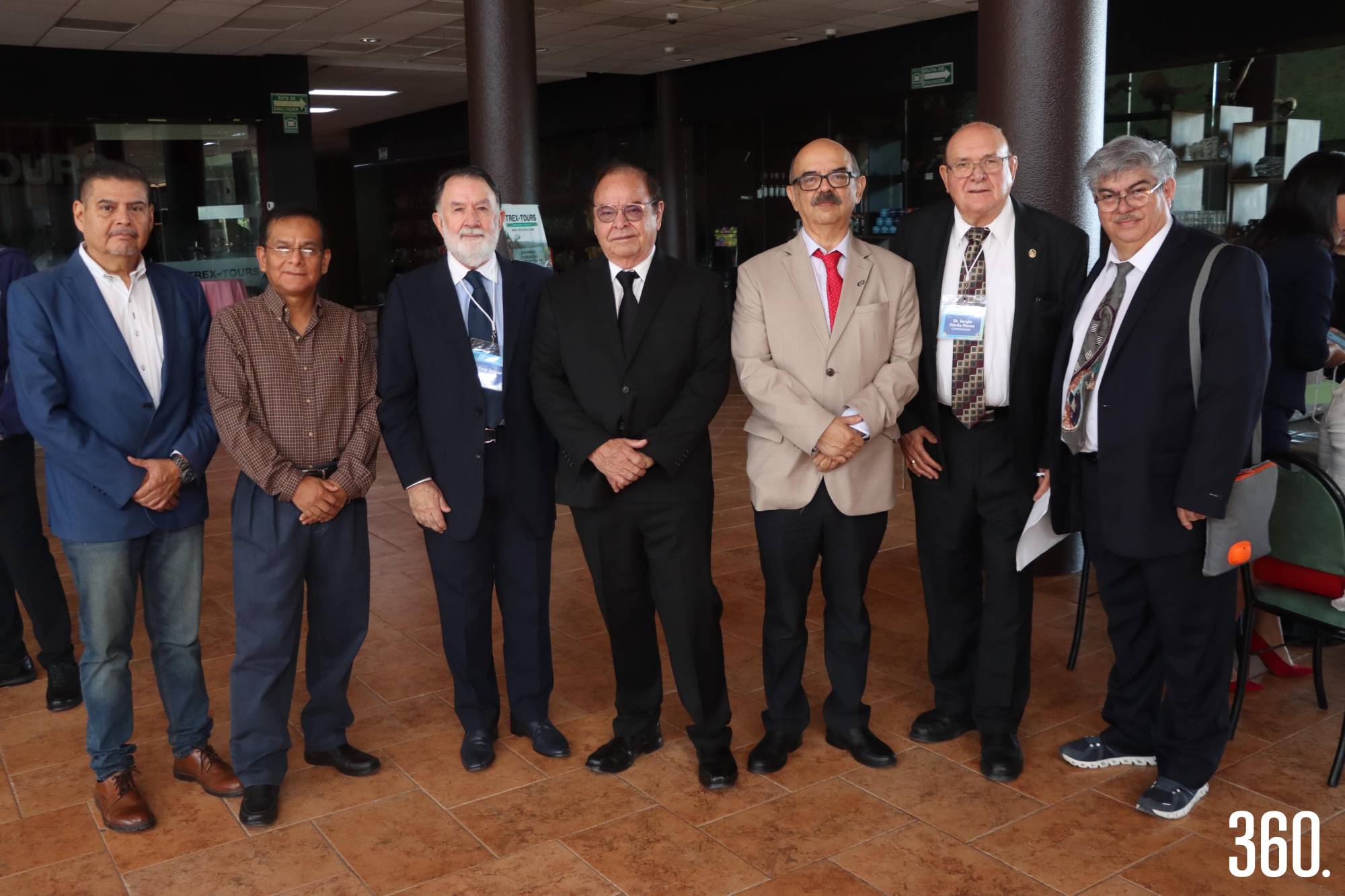$!Dr. Francisco Hernández, Dr. Lelis Terrones, Dr. René Salazar, Dr. Roberto Bernal, Dr. Gerardo Gil, Dr. Sergio Dávila y Dr. Antonio Camacho.