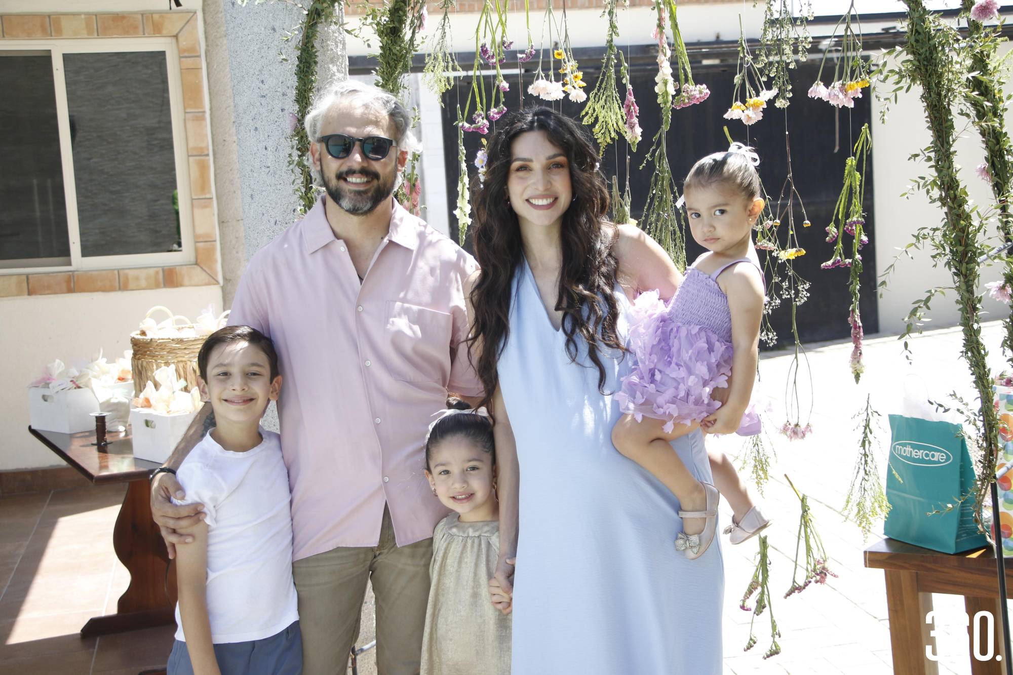 $!Ángel e Ivonne con sus hijos, José Ángel, Ana Julia y Elena Vidal.
