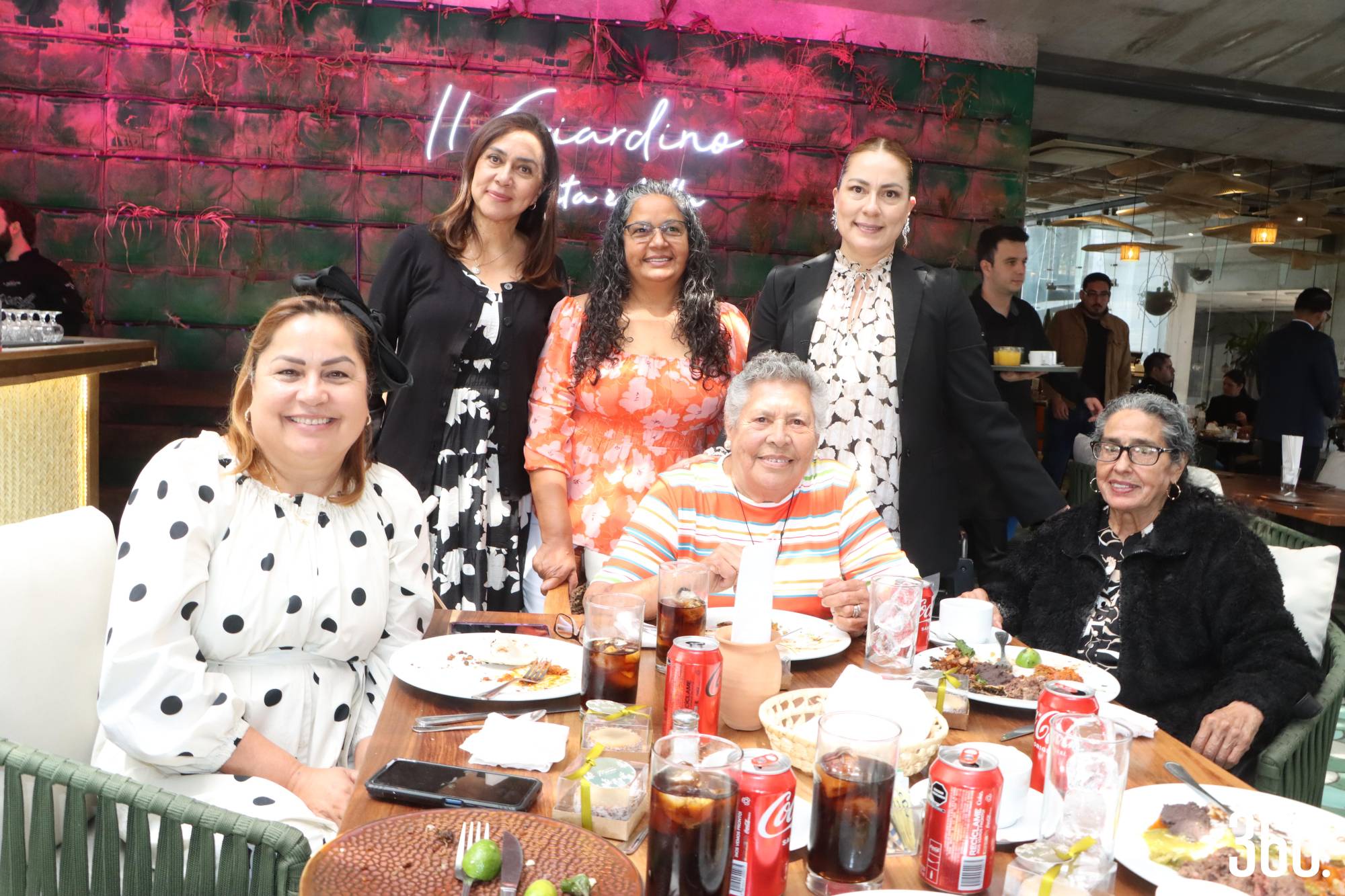 $!La familia Limón Rodríguez festejó a Martha Rodríguez.