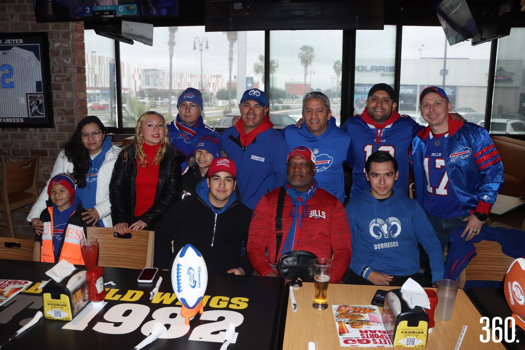 $!Gabe Northern junto a Roberto Chaires, Claudia Sosa, Sandy Dueñas, Rodolfo y Rodolfo Chaires, Jesús y Rodrigo del Río, Brian Dueñas, Jorge y Alejandro de la Rosa y Felipe García.