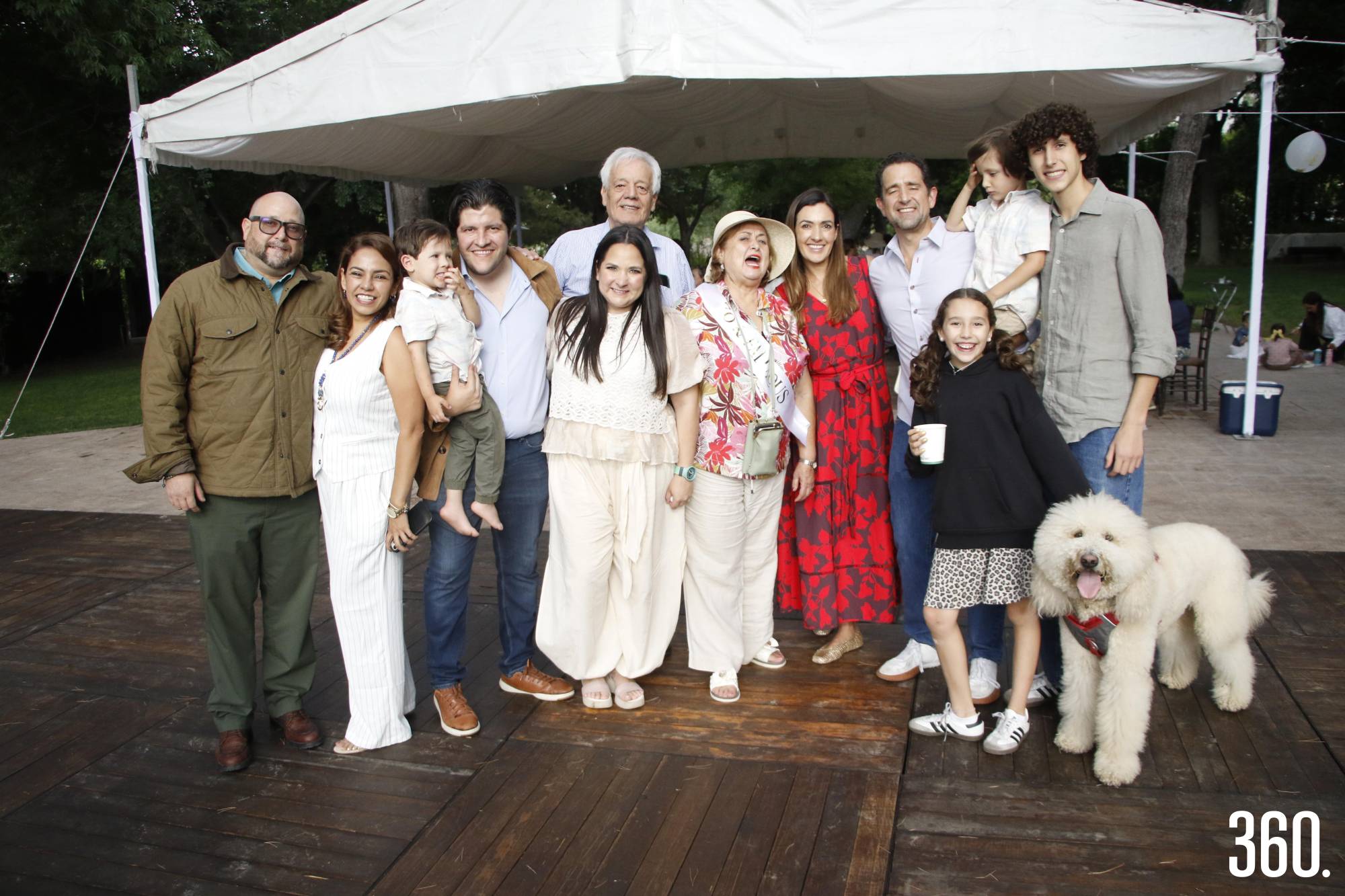 $!Pita con su familia.