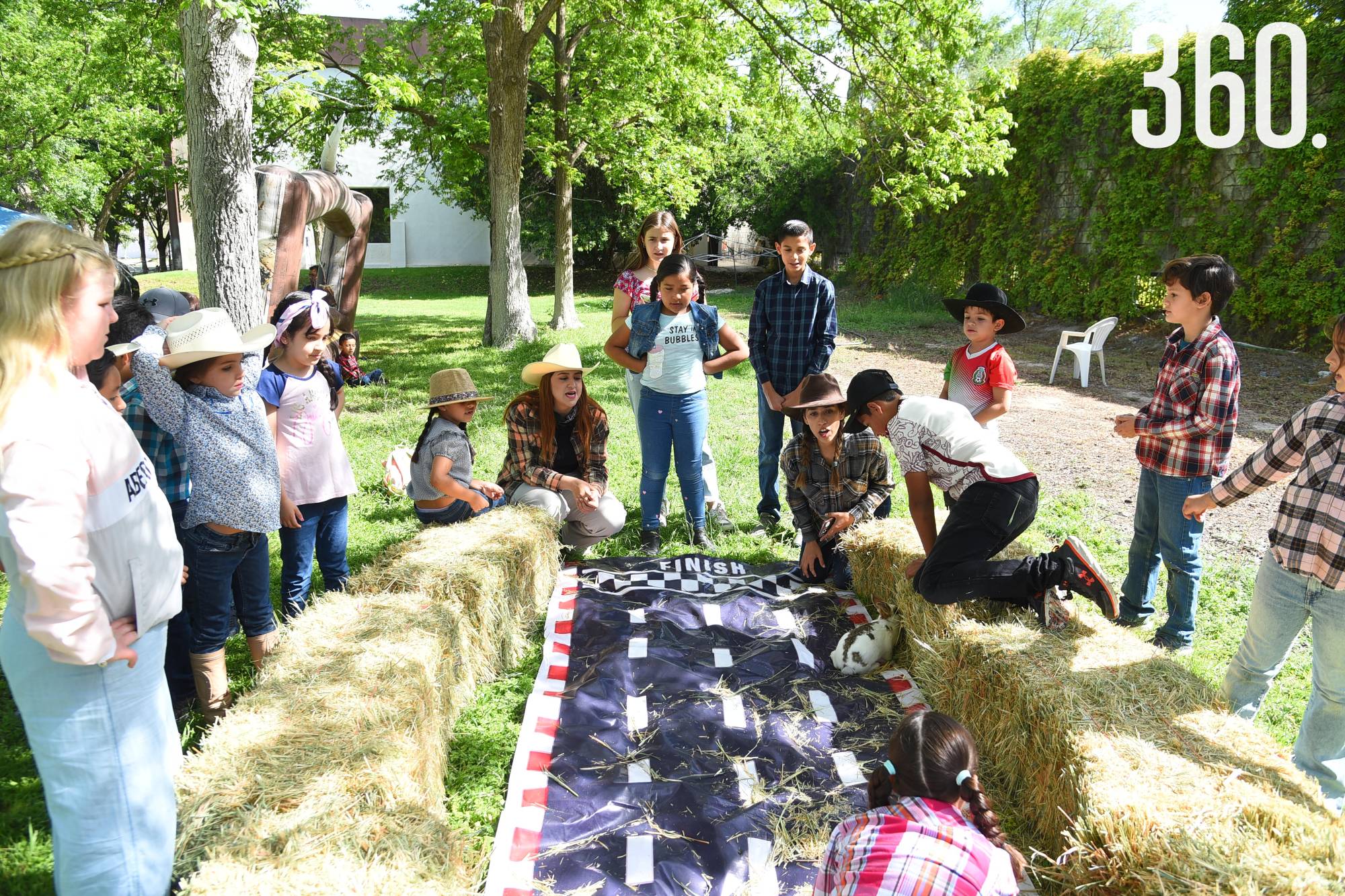 $!Se formaron equipos de niños y niñas, divididos por edades.