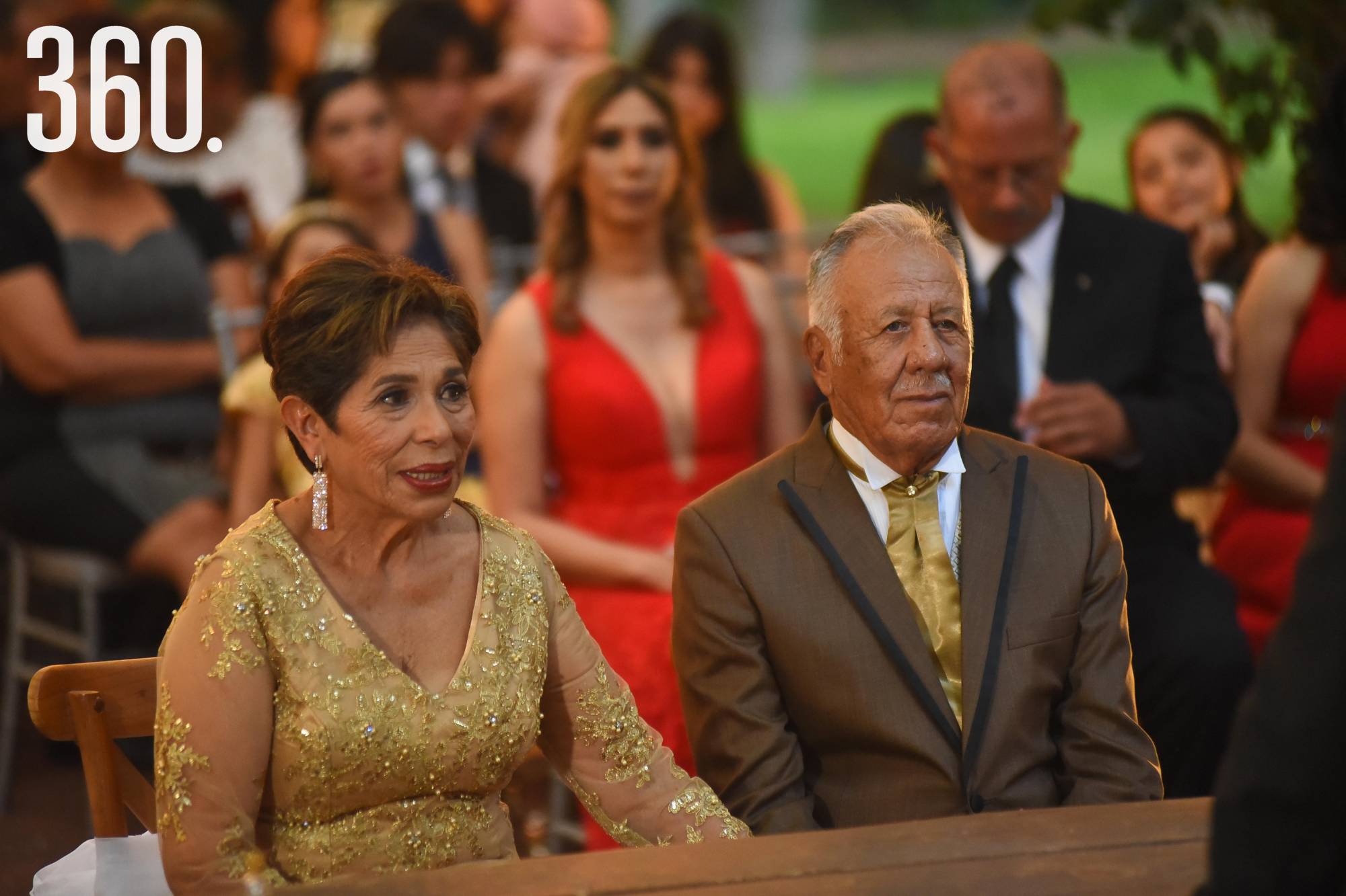 $!La parejas renovaron sus votos en una bella ceremonia litúrgica.