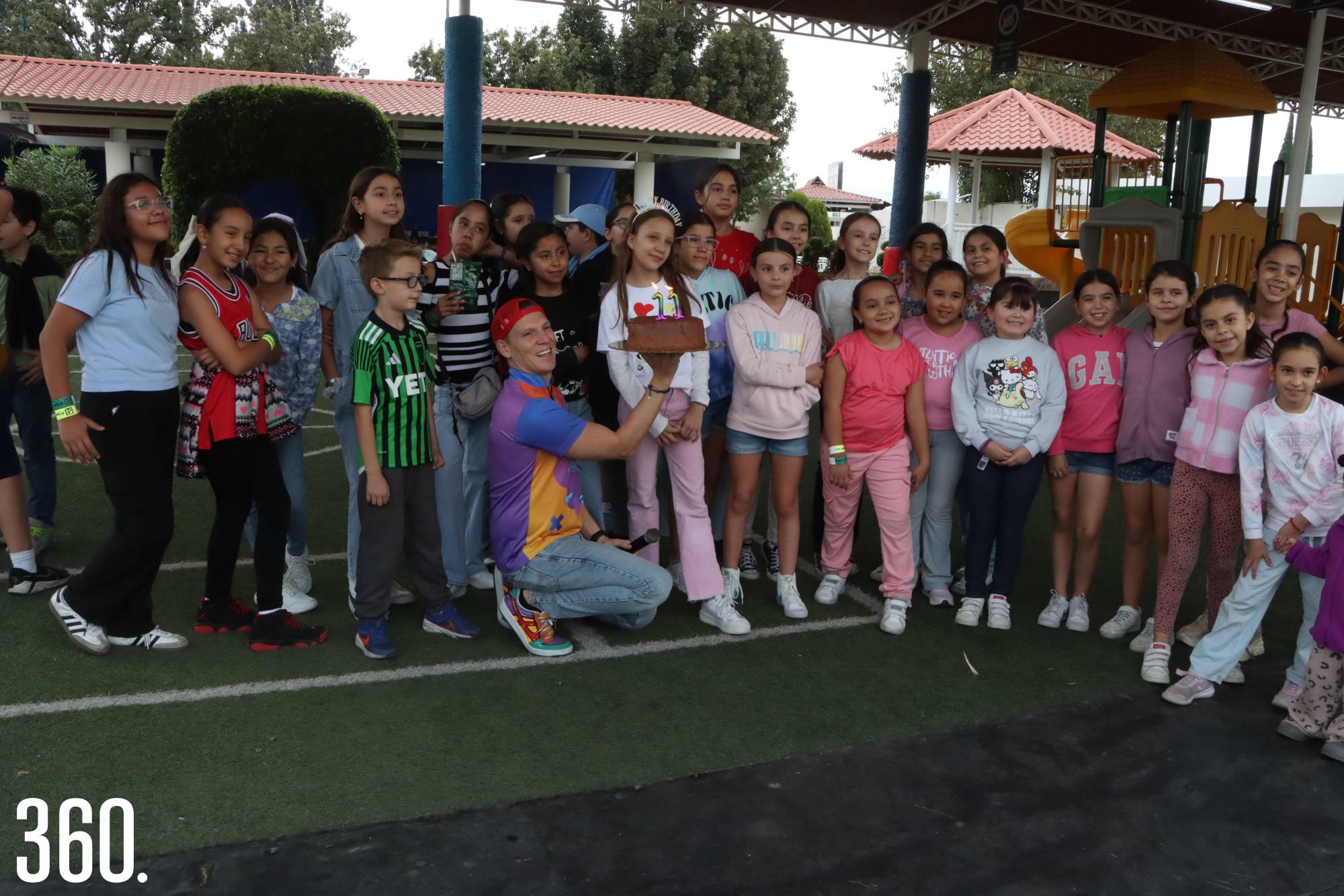 $!Los invitados le cantaron “Las mañanitas” a Isabella.
