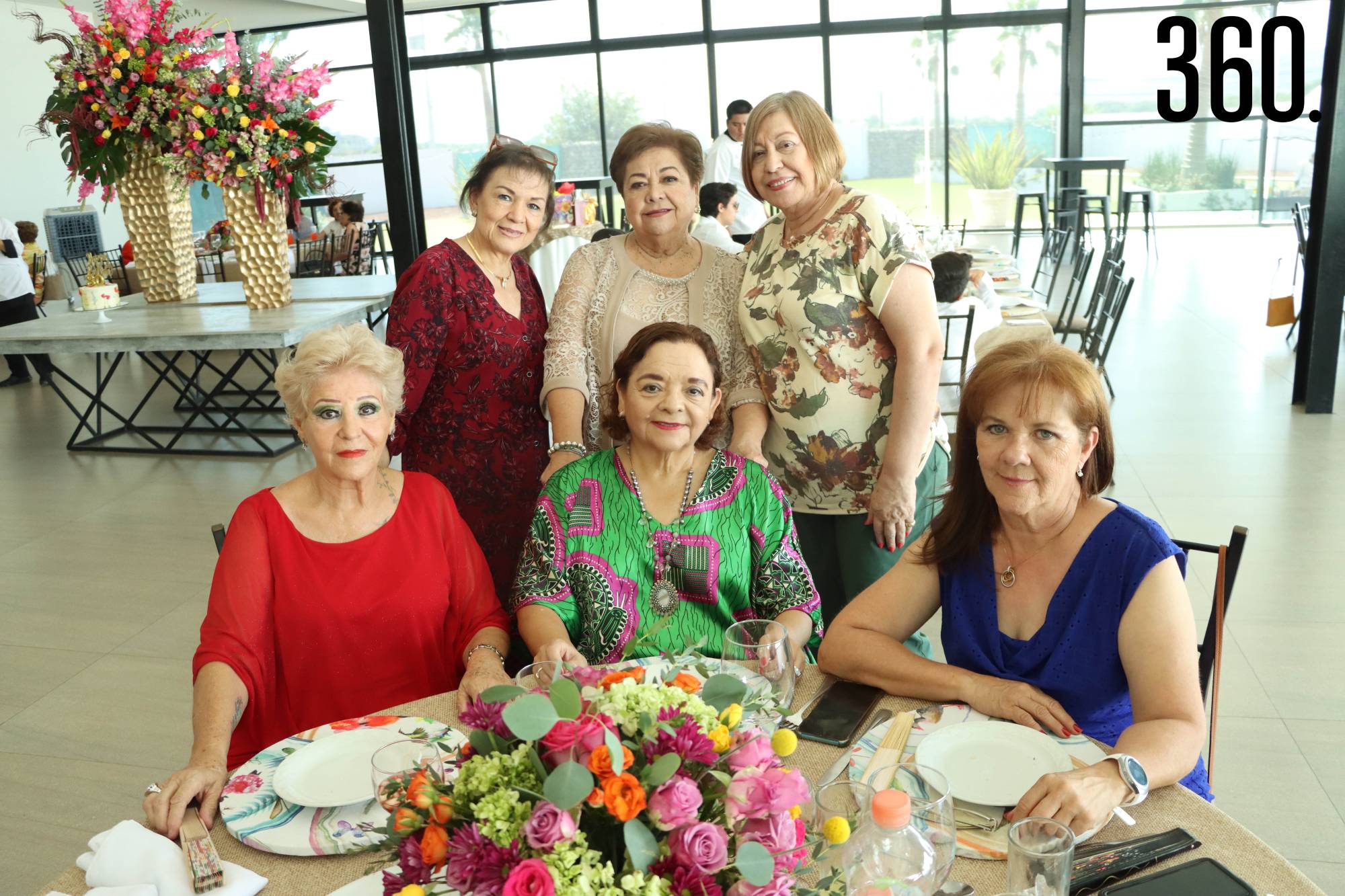 $!Hilda con Graciela González, Hortencia Flores, Marina Salinas, Thelma Chavero y Azucena Saucedo.