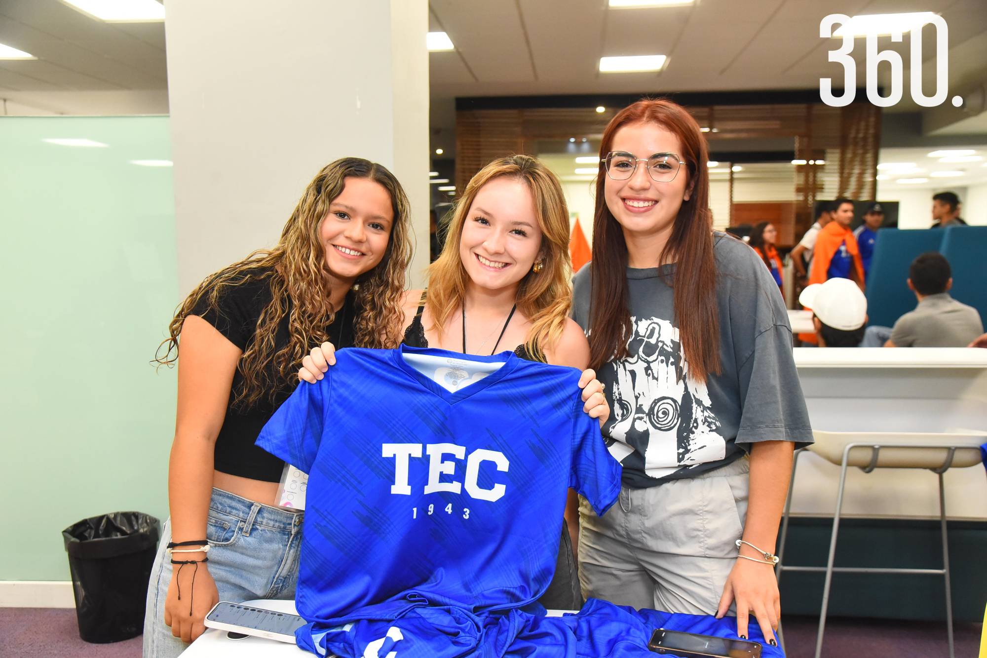 $!Montse Salazar, Natalia Arizpe y María Paula Bárcenas.