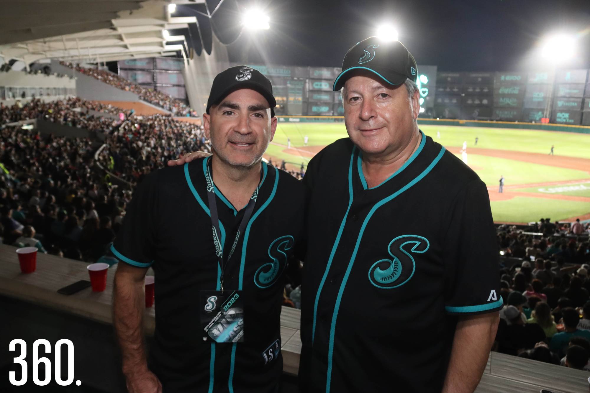 $!Mario Mata y el alcalde José María Fraustro Siller.