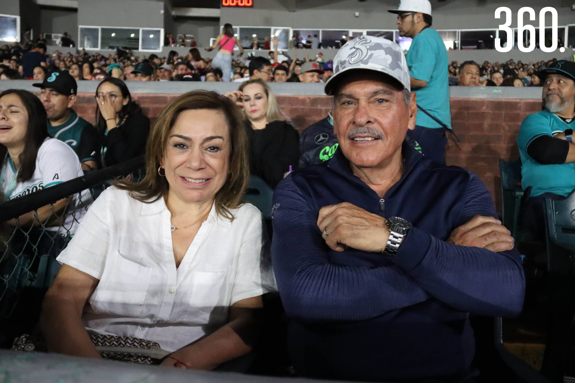 $!Lucía de las Fuentes y Víctor Favela.