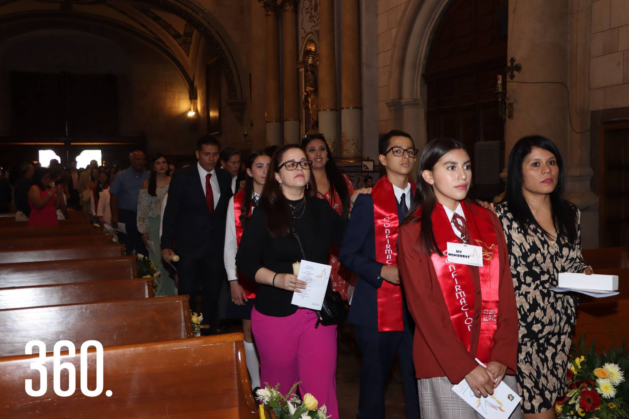 $!JÓVENES DEL COLEGIO LA PAZ RECIBEN LA CONFIRMACIÓN