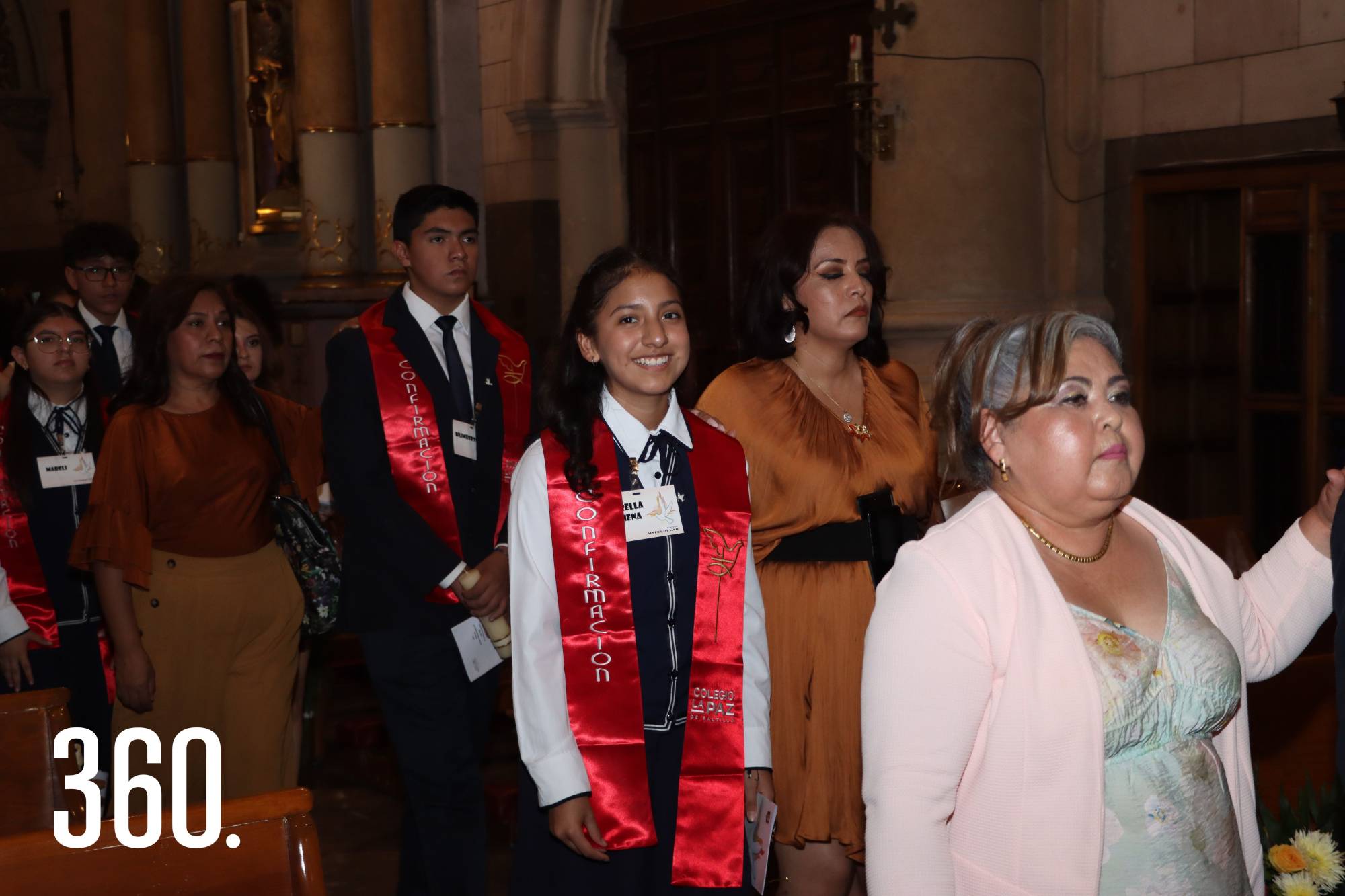 $!JÓVENES DEL COLEGIO LA PAZ RECIBEN LA CONFIRMACIÓN