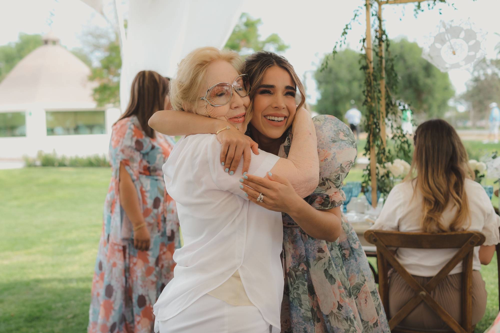 $!María José con su abuelita Alicia Ramos.