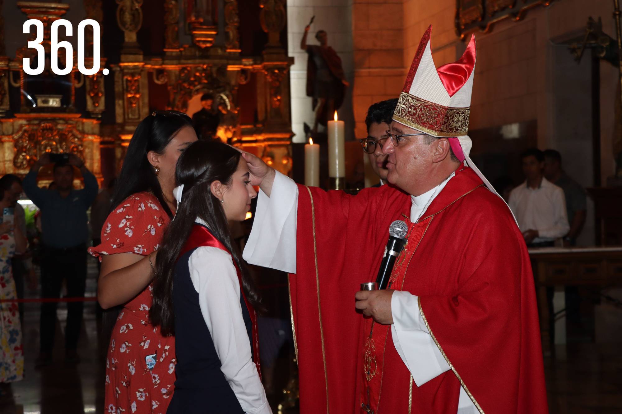 $!JÓVENES DEL COLEGIO LA PAZ RECIBEN LA CONFIRMACIÓN