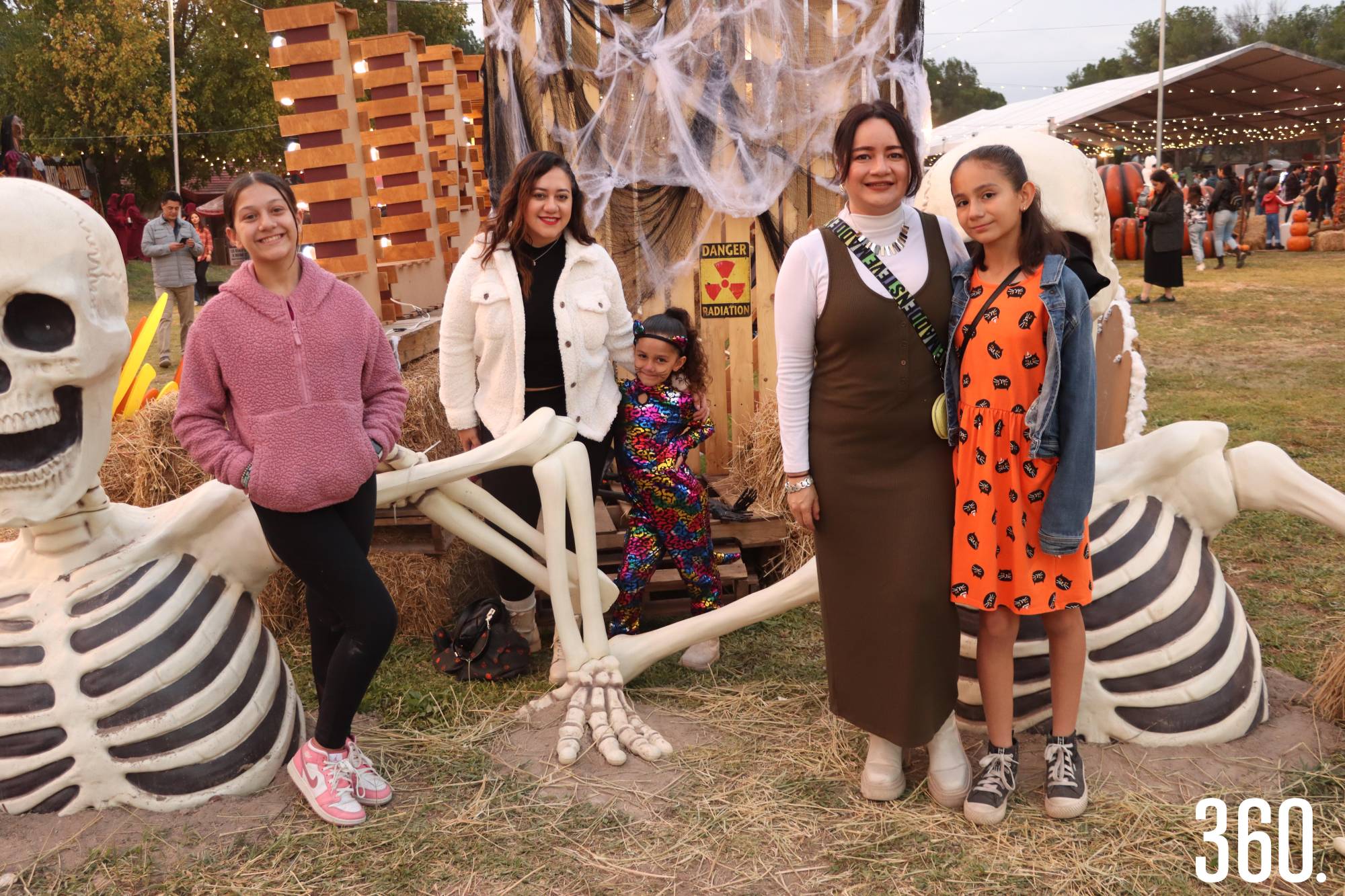 $!DISFRUTAN DE 'SPOOKY TOWN'