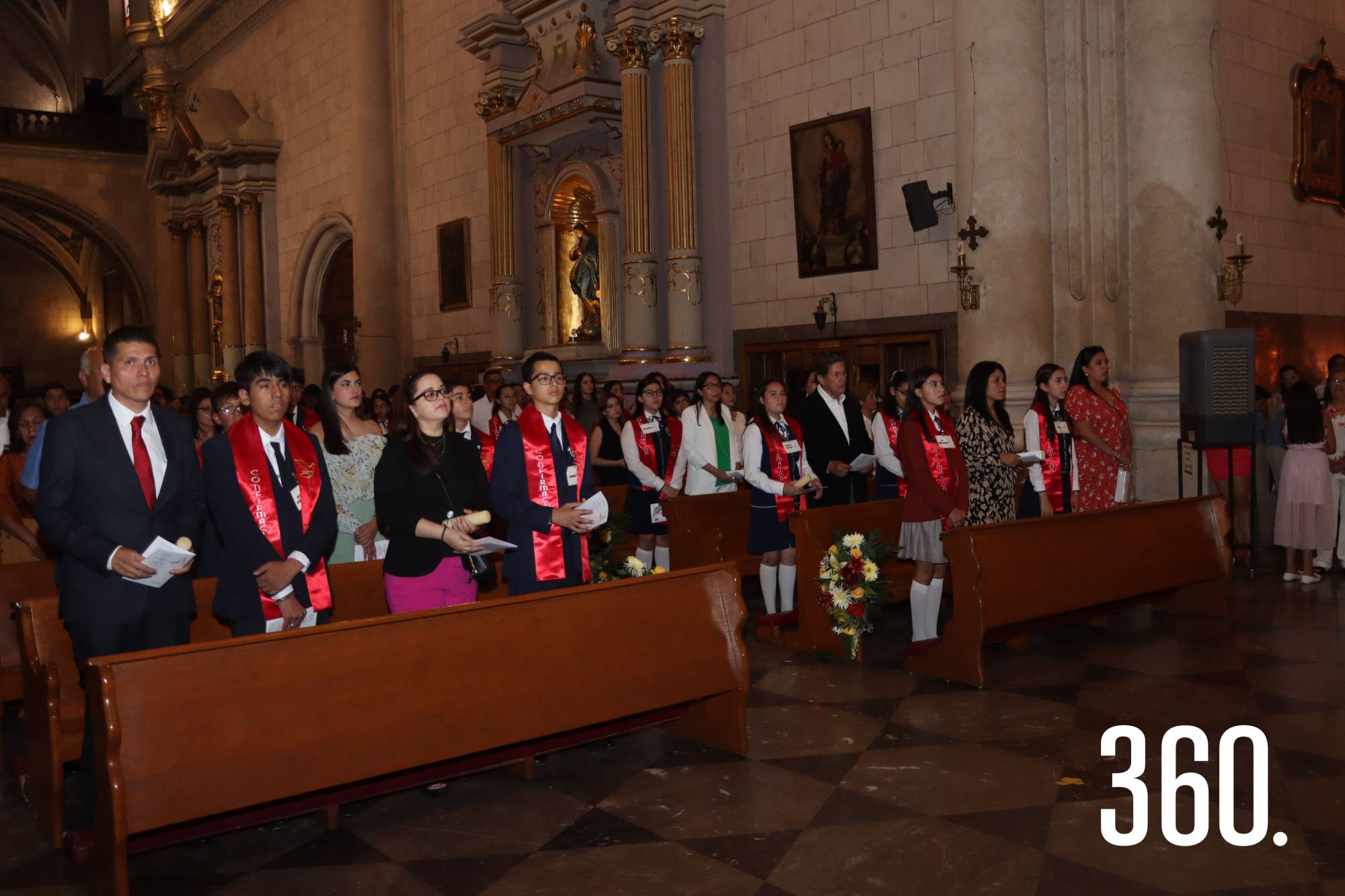 $!JÓVENES DEL COLEGIO LA PAZ RECIBEN LA CONFIRMACIÓN