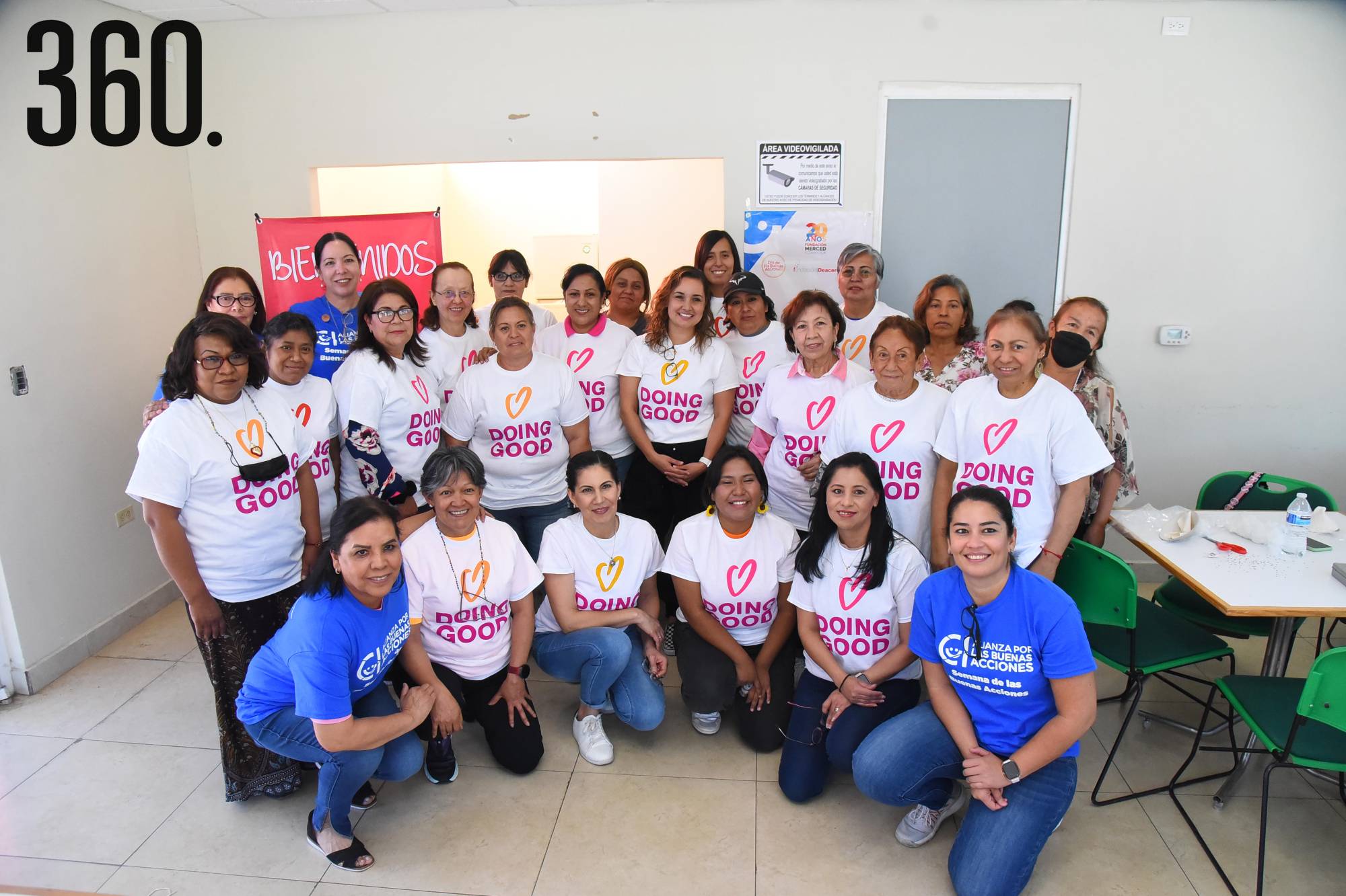 $!Integrantes del Grupo Reto acompañadas de voluntarias.