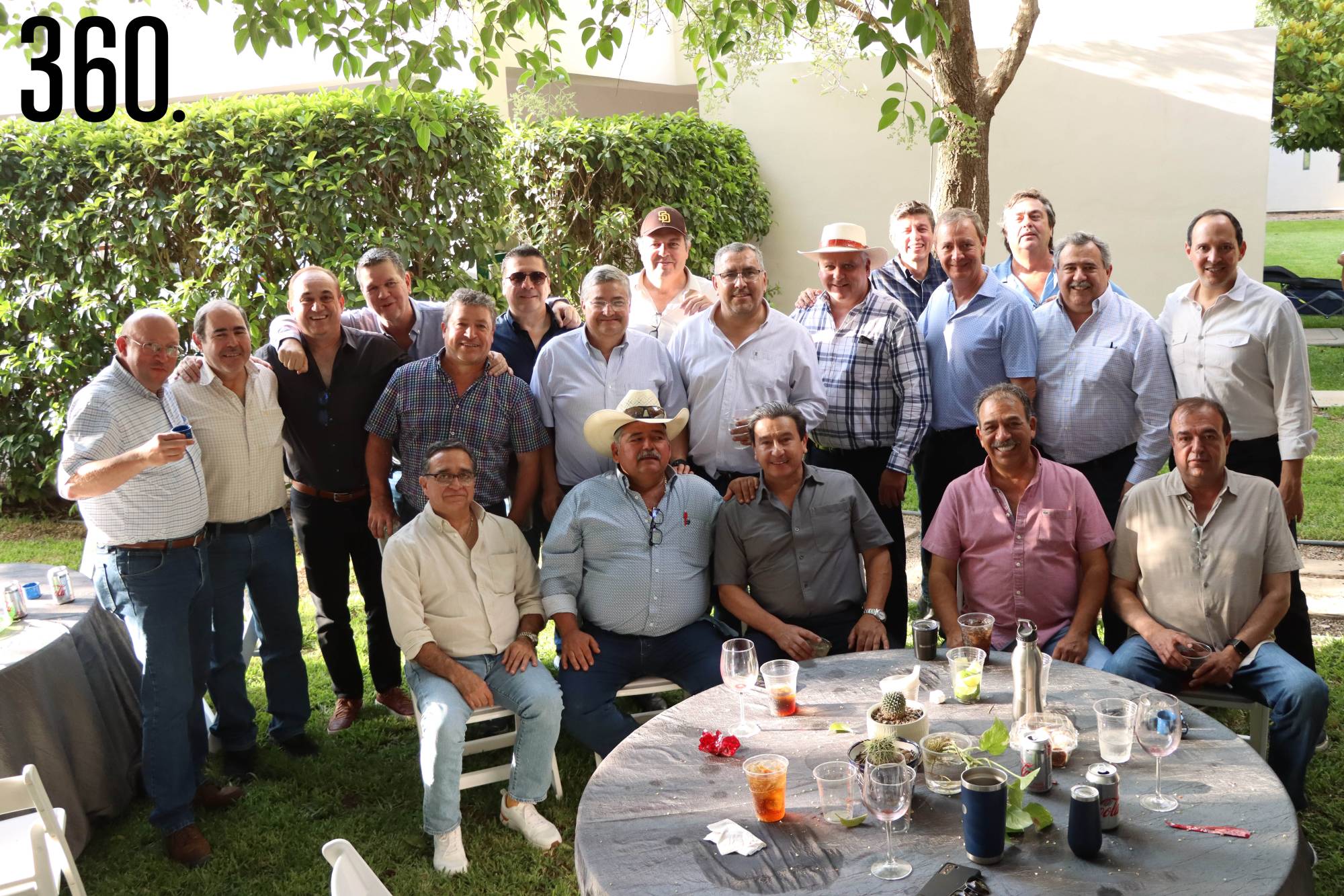 $!-Ex alumnos de la Generación 83 del Instituto Cumbres.