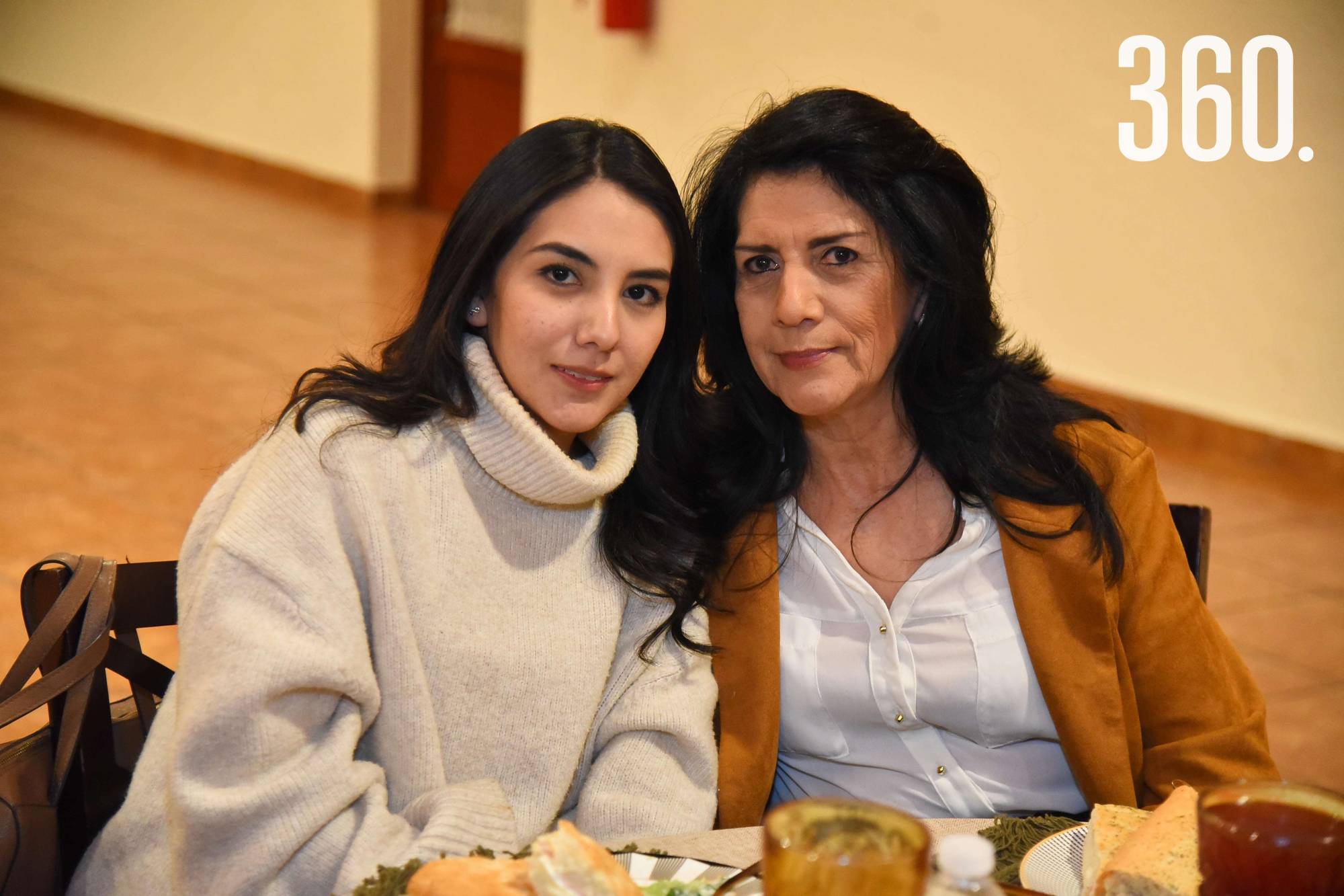 $!Paola Rodríguez y Marielena Vasquez de Rodríguez.