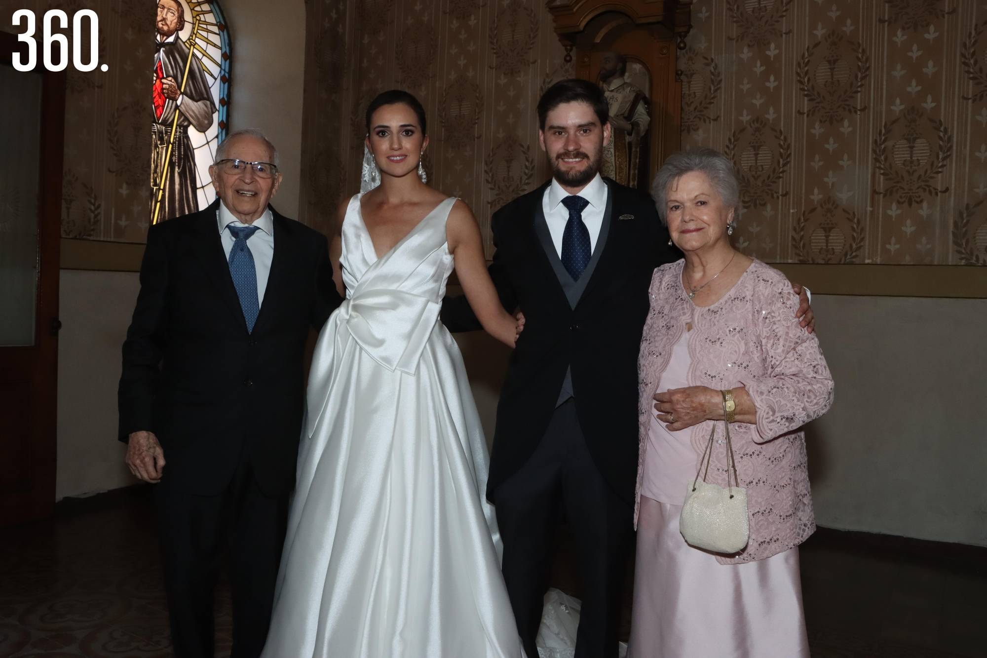 $!José Luis Rodríguez y Sofía Elena Villarreal acompañaron a Rodrigo y Sofía en la ceremonia religiosa.