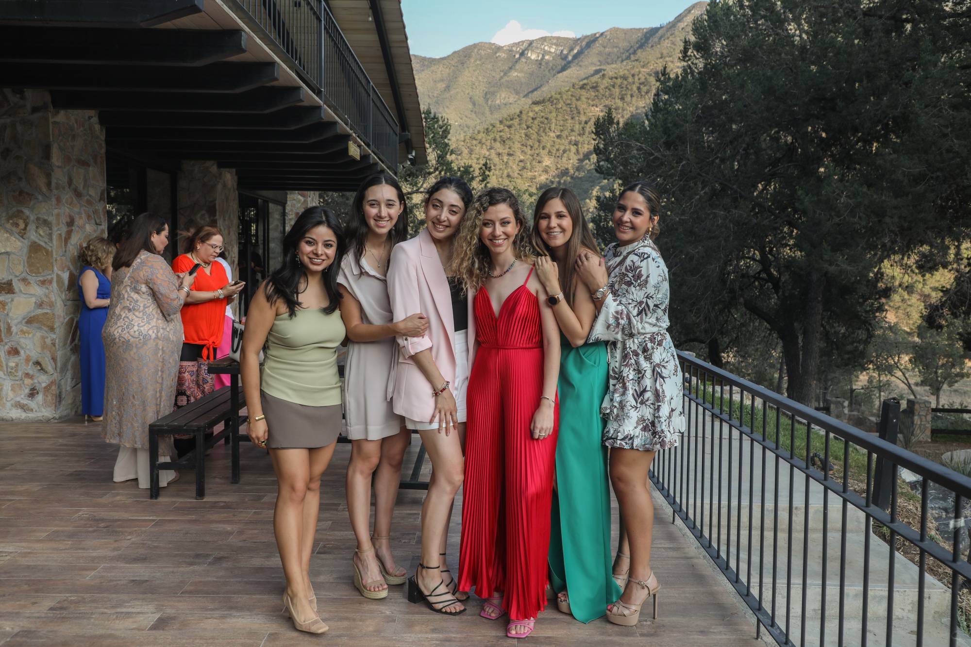 $!Sofía Marroquín, María Paula Rosado, María Aguilar, Caro Covarrubias, Gaby Moreno y Andrea Flores.