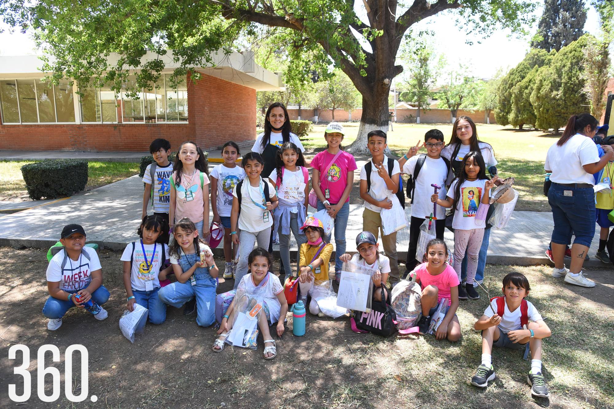 $!Consuelo Monroy y el equipo Verde Militar.
