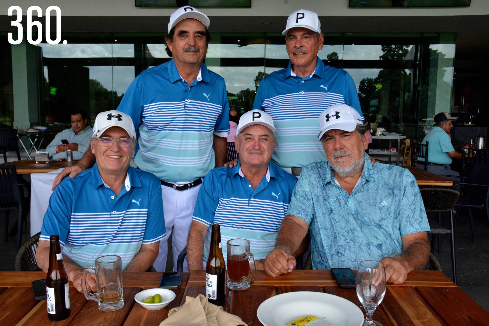 $!José Antonio García, Víctor Favela, José Luis López, Luis González Ferriño Campeones de la categoría Súper Seniors A con 220 puntos acompañados por Alberto Martínez.