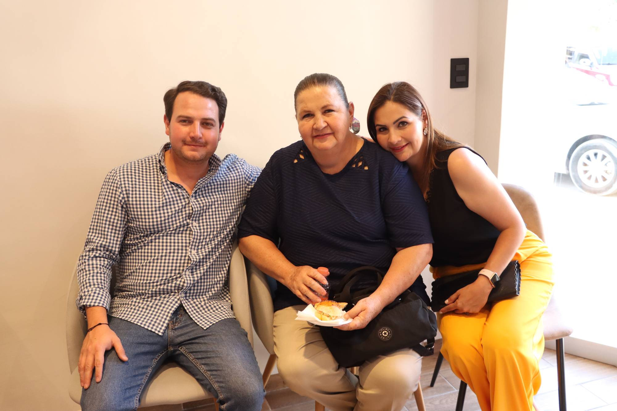 $!Oscar Flores, Leticia García y Erika Flores.