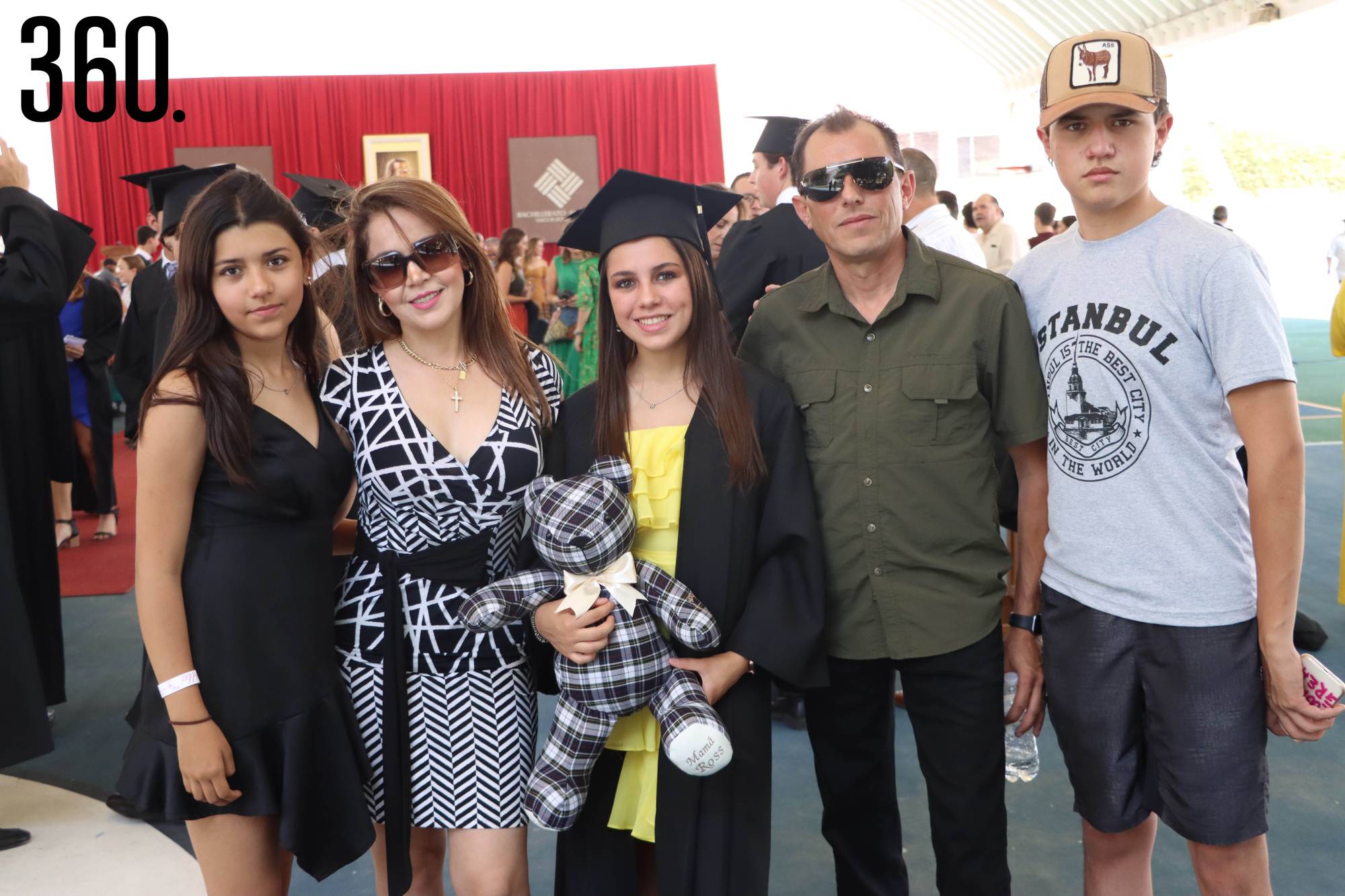 $!Ana Carolina, Rosa María de Bravo, Montse, Javier y Javier Bravo.