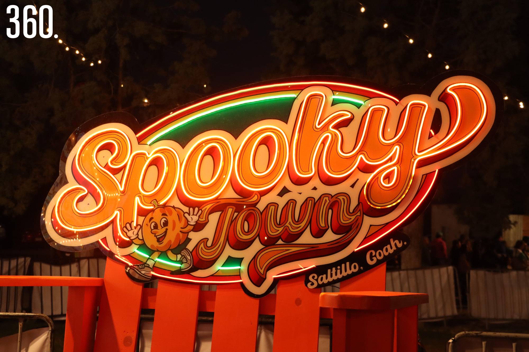 $!DISFRUTAN DE 'SPOOKY TOWN'