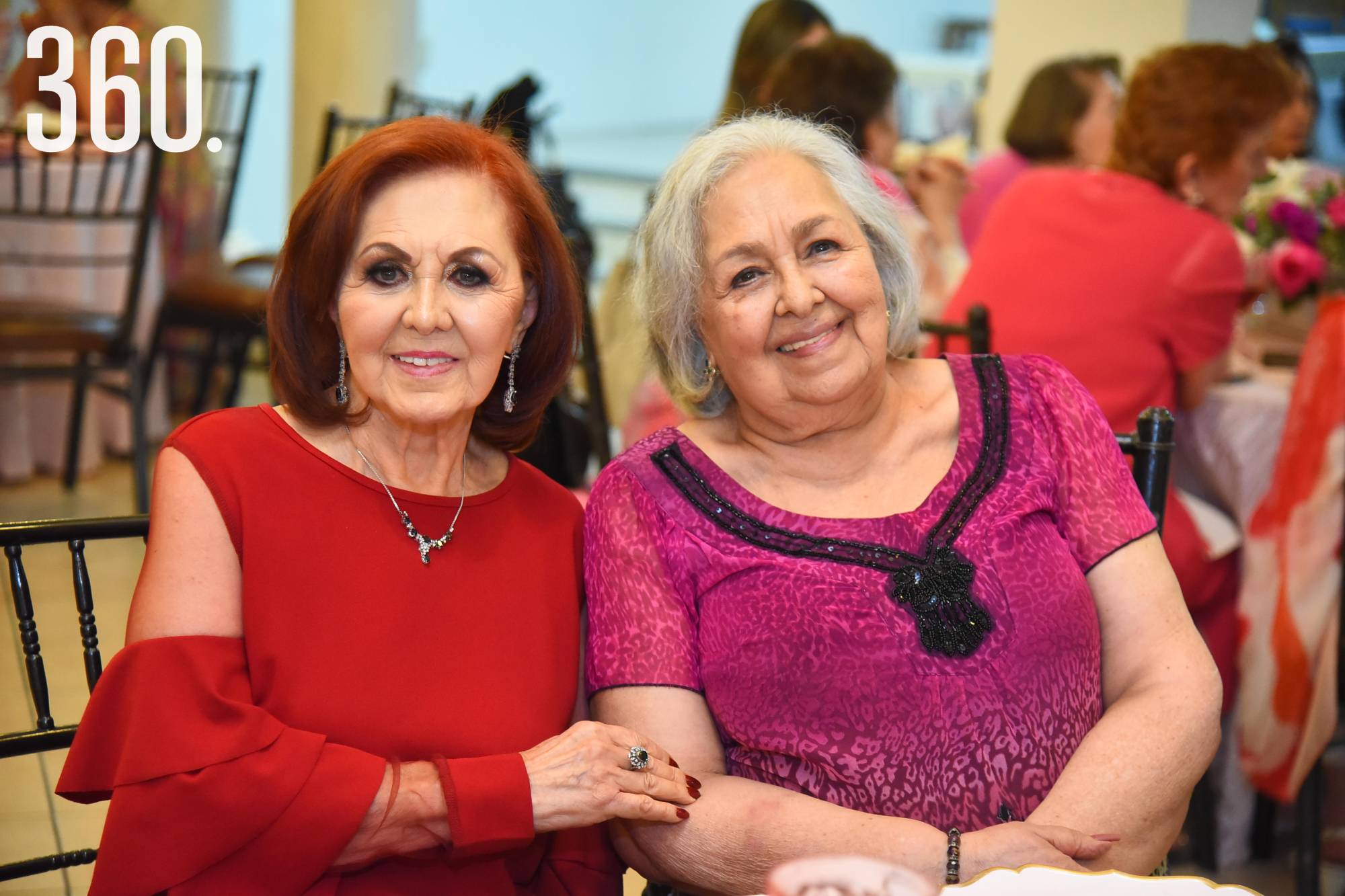 $!Lupita con su hermana Olga Saade.