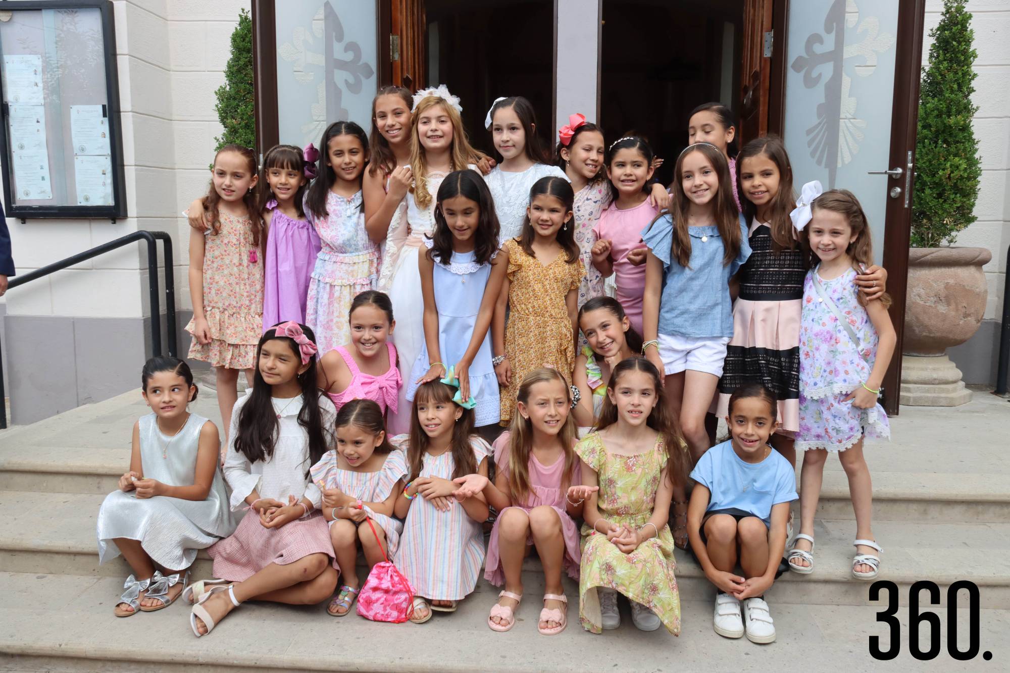 $!Lilia María acompañada por sus amigas.