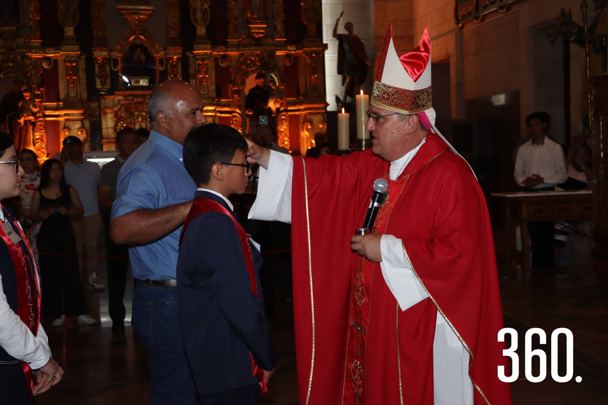 $!JÓVENES DEL COLEGIO LA PAZ RECIBEN LA CONFIRMACIÓN