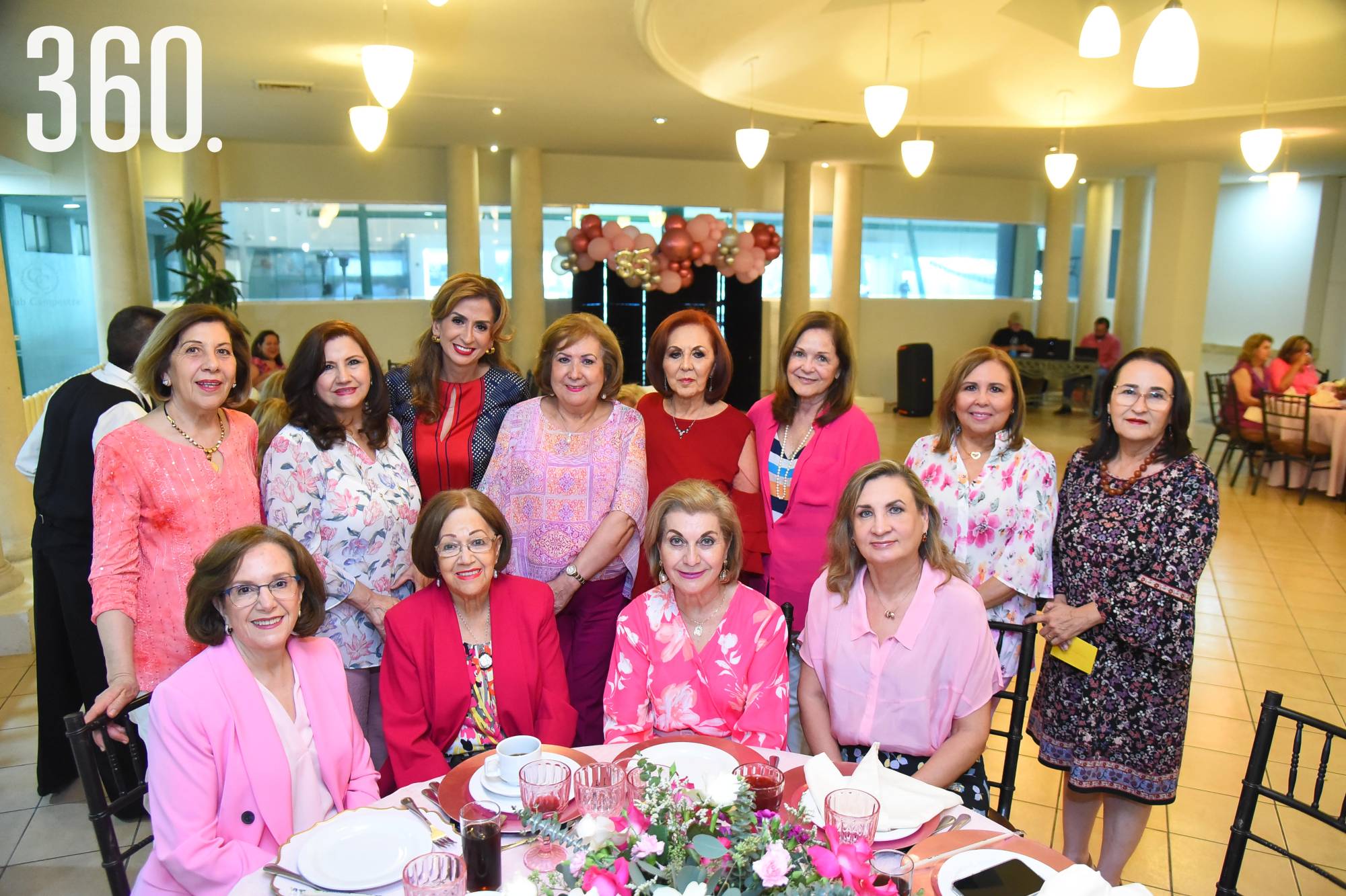 $!Lupita con Celia y Dalia Rodríguez, Nancy Richards, Mina Garza, Georgina Leal, Hilda Sepúlveda, Beatriz Verduzco, Elvira Padel de Musa, Maisy de Gómez, Nelly Guajardo y Yulia Kolchik.