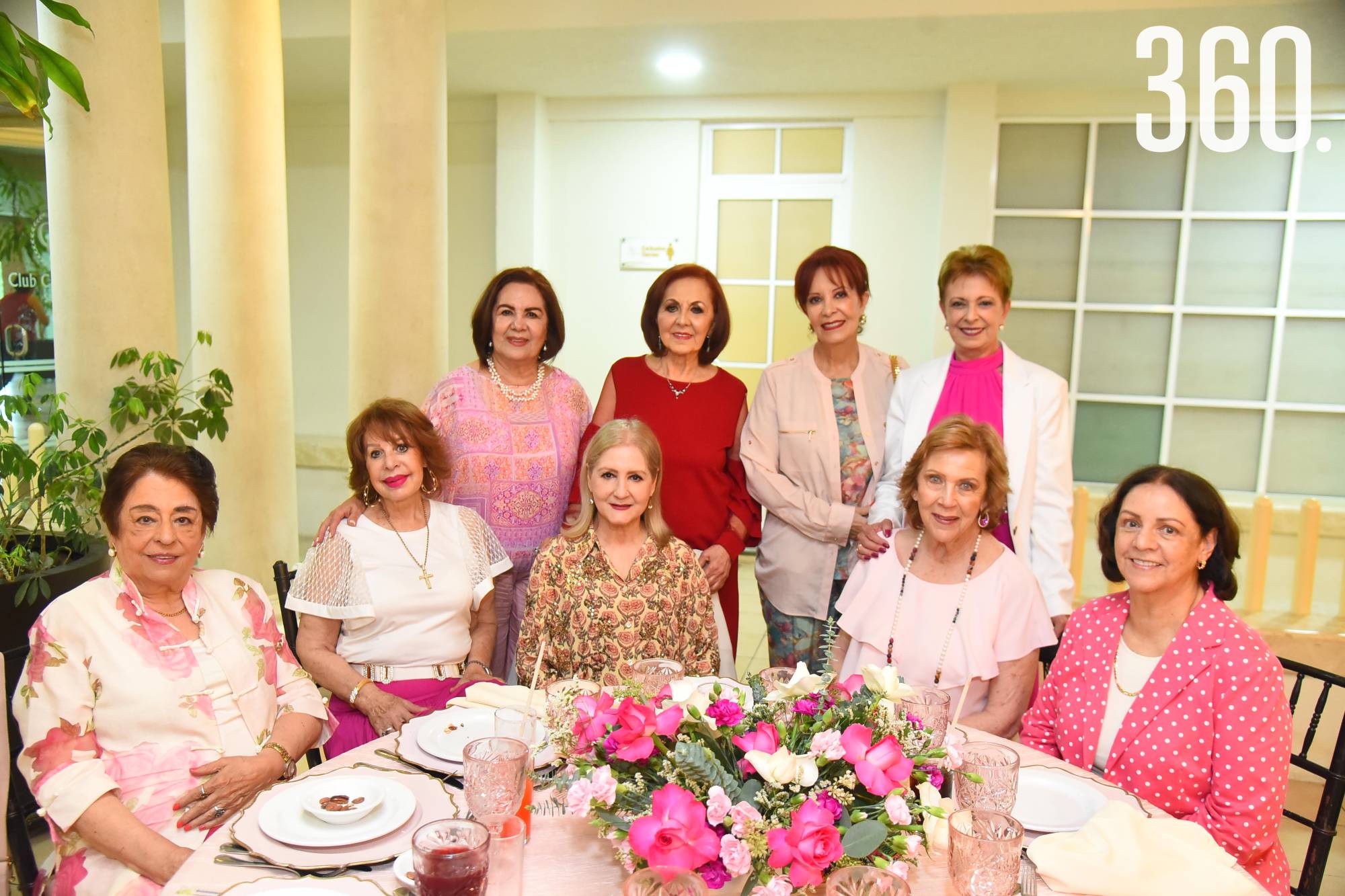 $!Gloria de Dávila, Lupita Saade, Olga Sahagún, Laura de la Peña, Cotty de Anda, Luz María Caballero, Vicky Guerrero de Alemán, Rosa Angélica Garza y Olgui Garza de Mellado.
