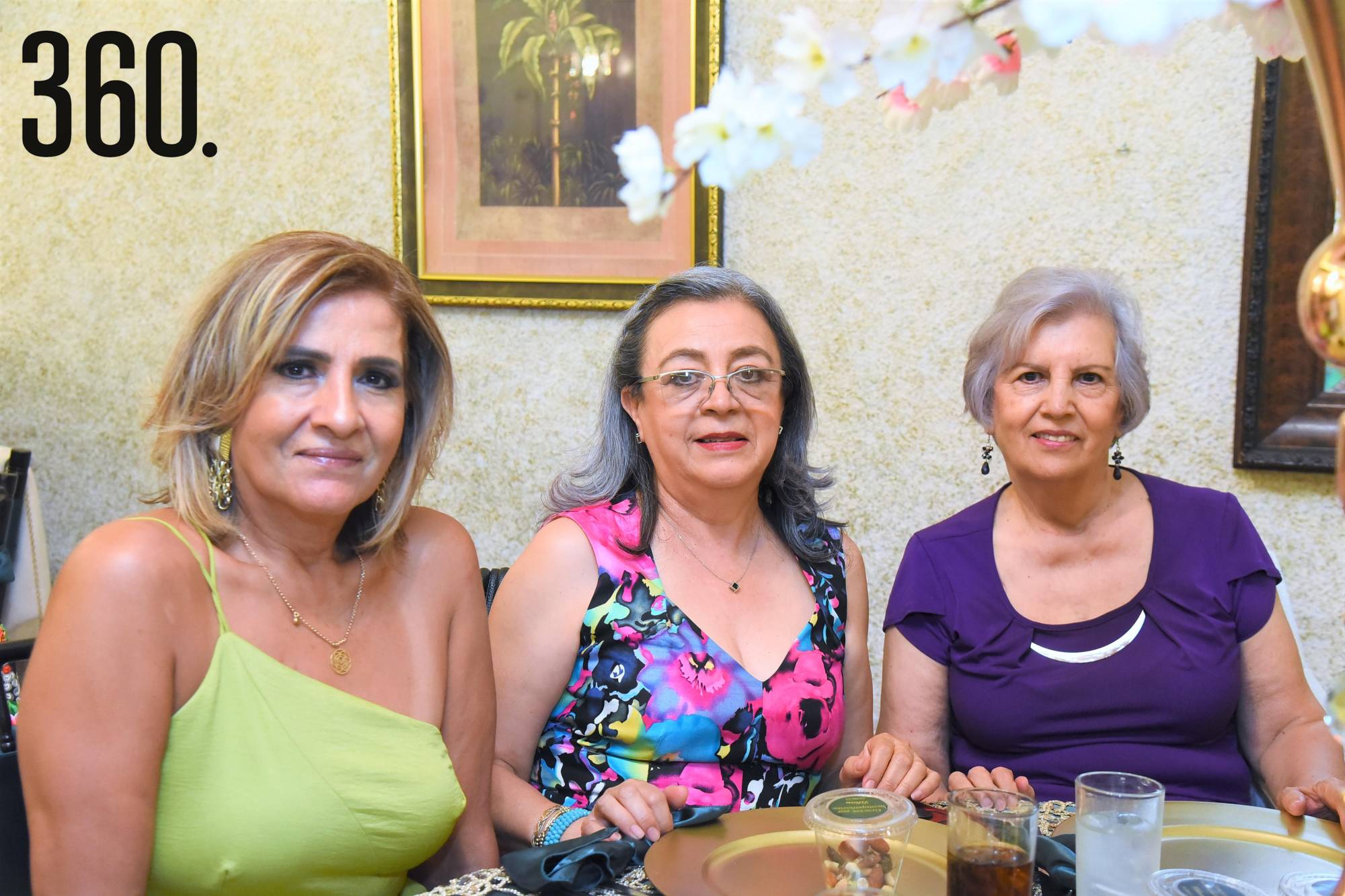 $!Laura González, Lolis de Robles y Betty Camacho de López.