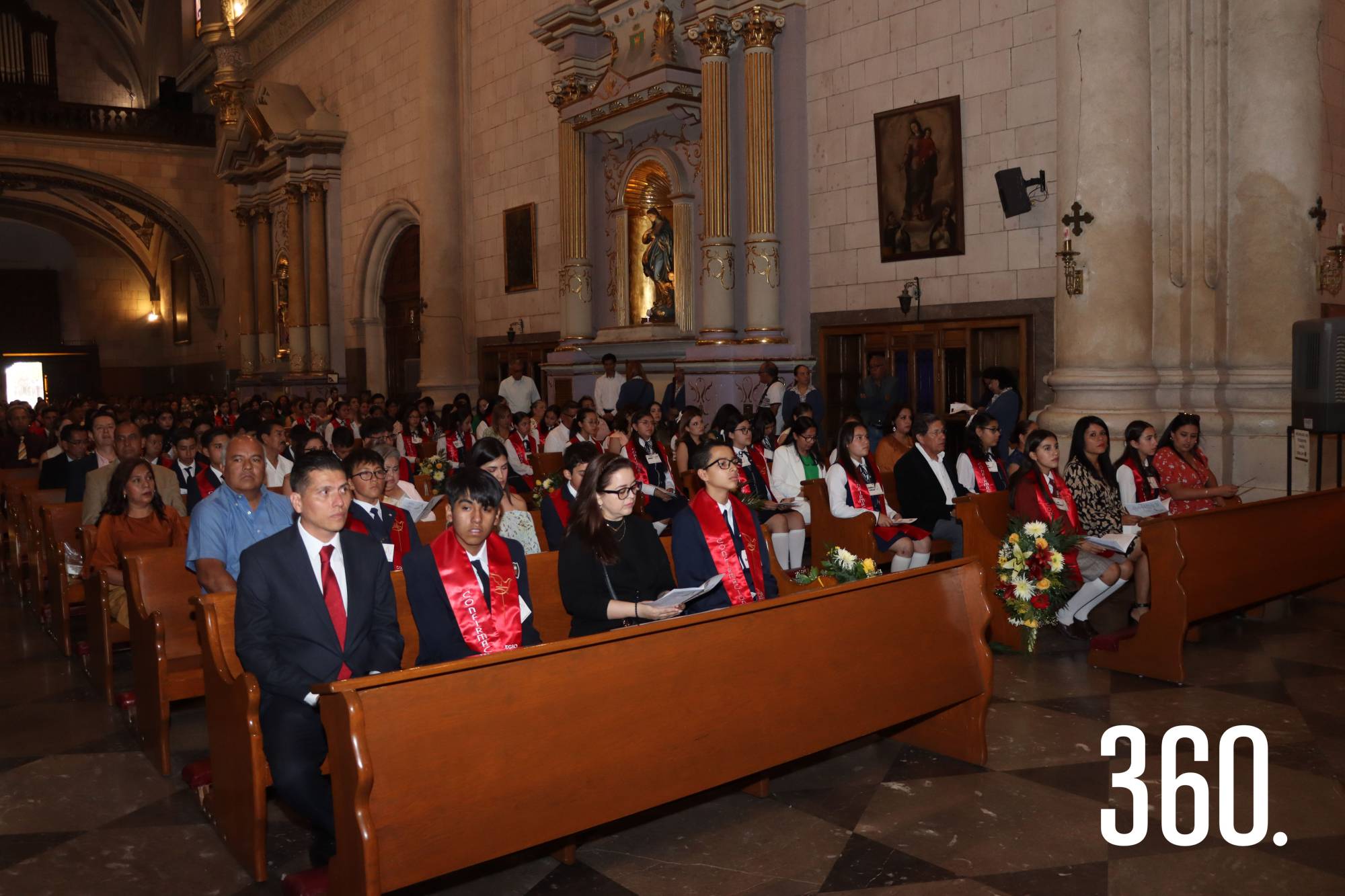 $!JÓVENES DEL COLEGIO LA PAZ RECIBEN LA CONFIRMACIÓN