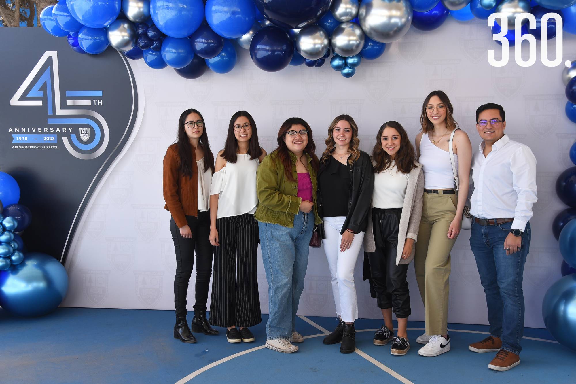 $!Angela Zamora, Ana Paulina Díaz, Priscila Rodríguez, Roberta Villaseñor, Cecilia Fajardo, Ariadna Valdés y Pablo Ocañas.